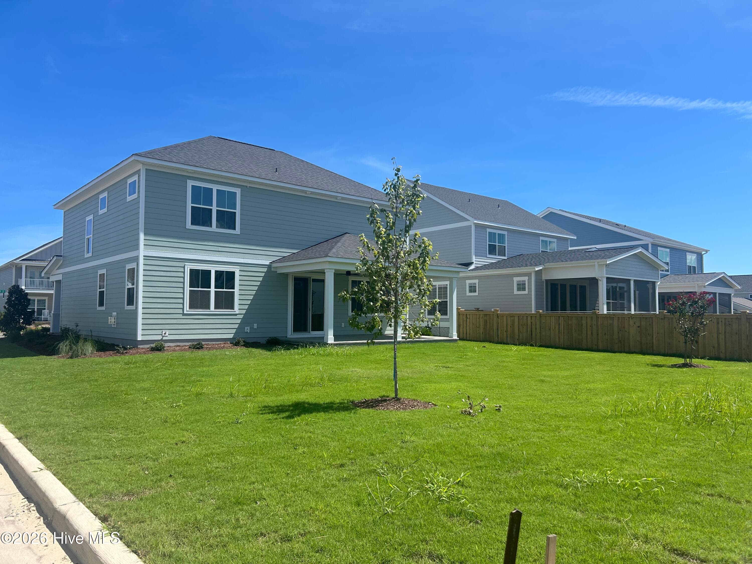Large covered back porch - 5202 Moonshell Loop, Wilmington, NC 28412
