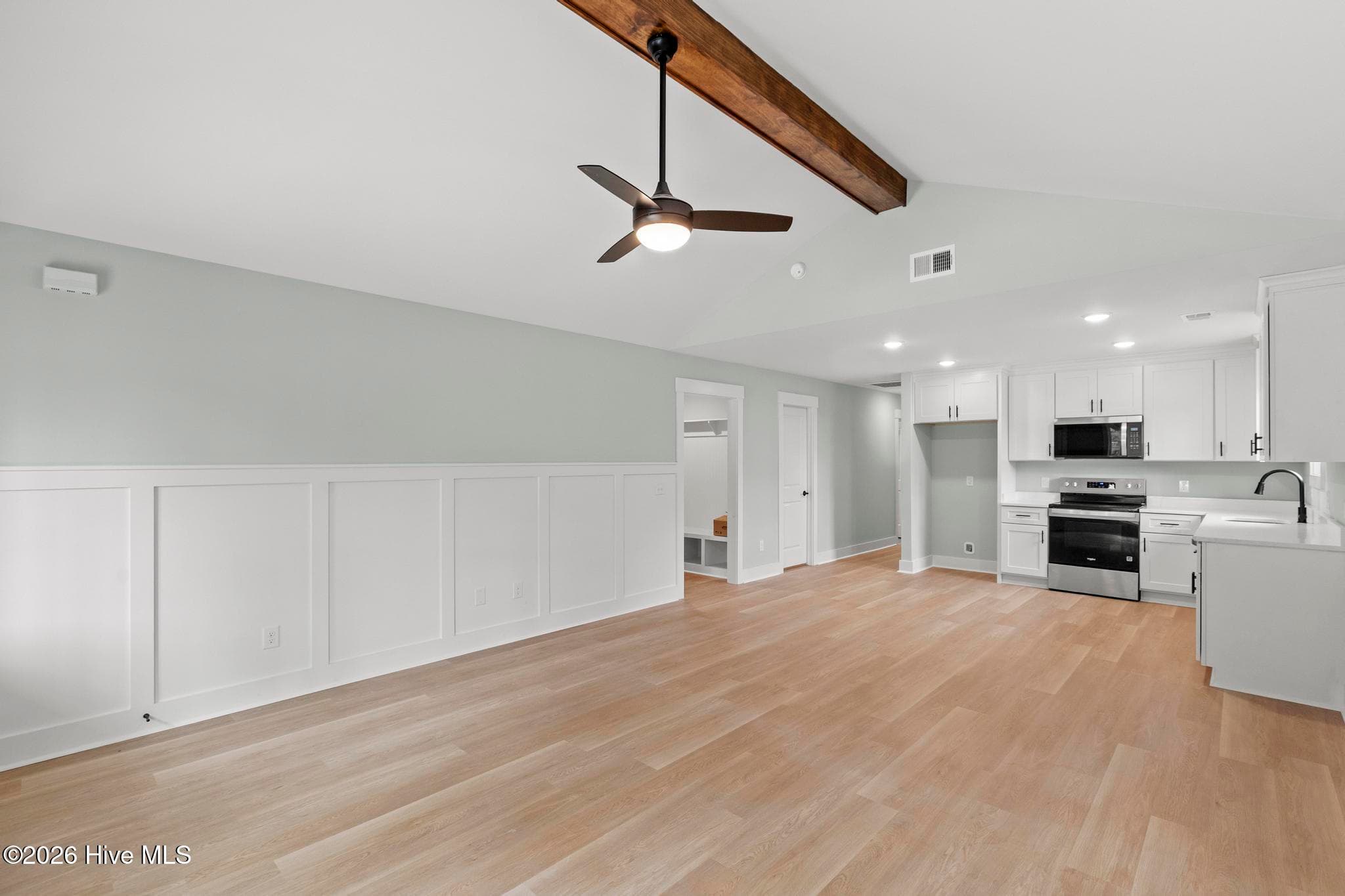Single Family Residence at 302 Pine Court, Hampstead, NC 28443, photo 13 of 91