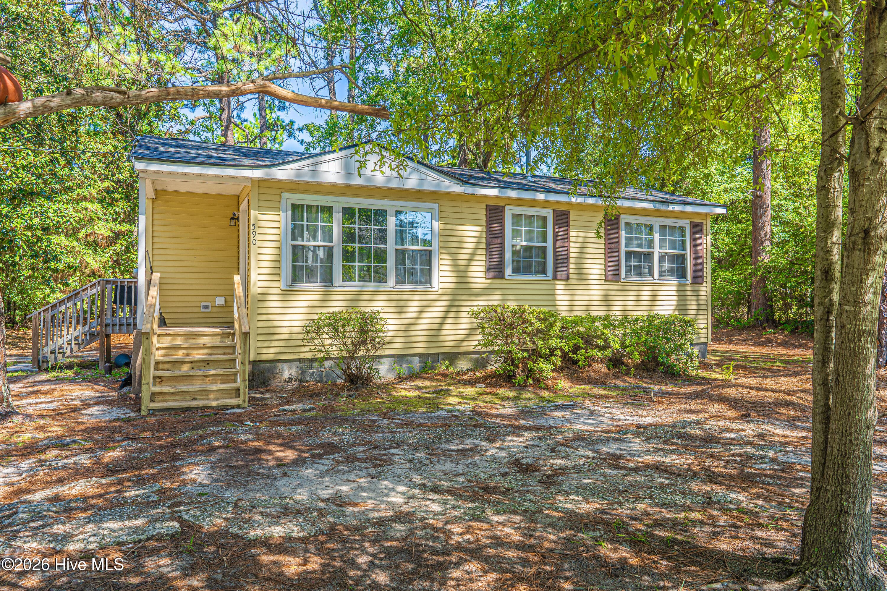 590 S Glover Street, Southern Pines, NC 28387
