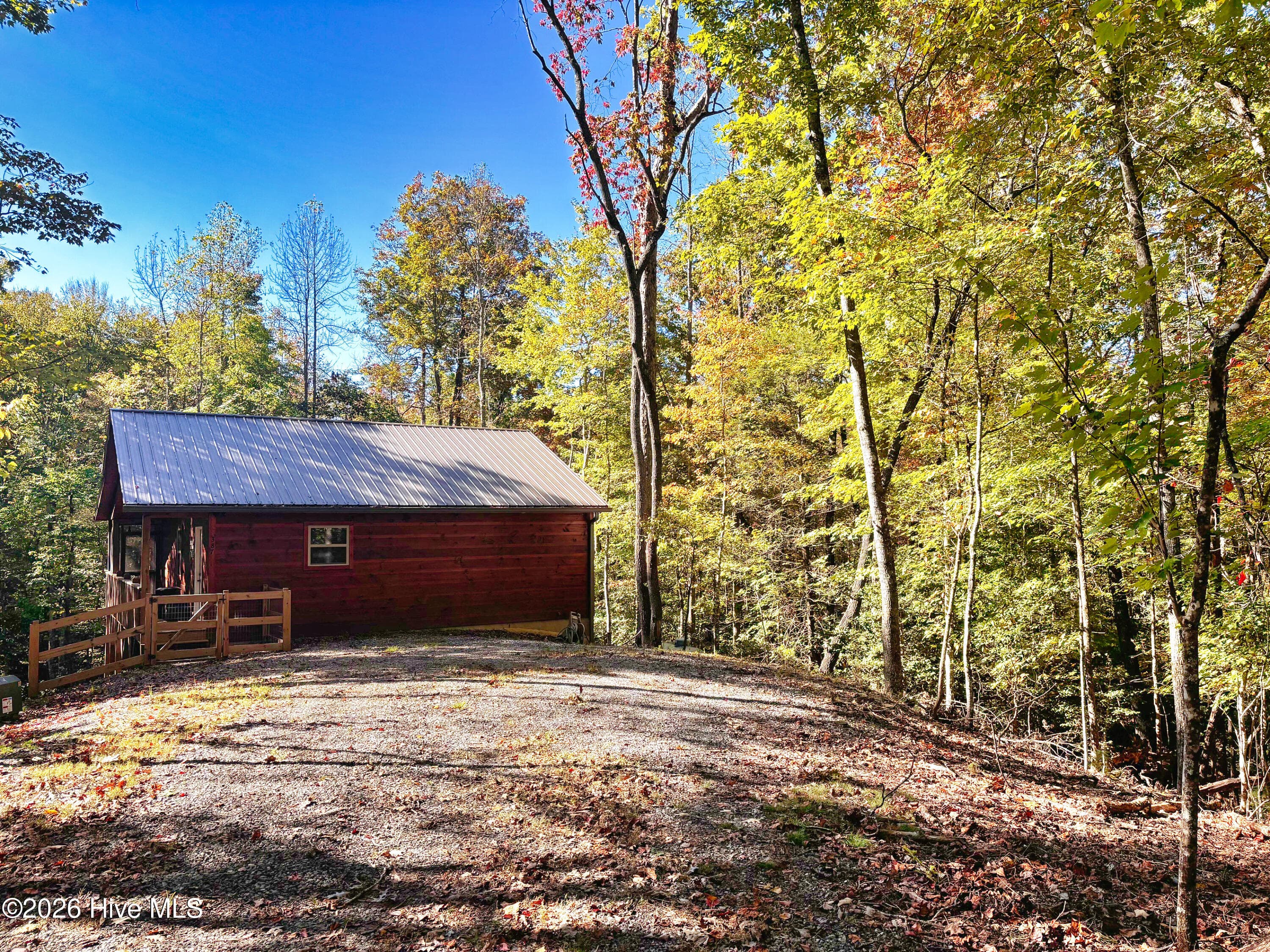 Single Family Residence at 387 Dawsons Lane, Murphy, NC 28906, photo 2 of 38