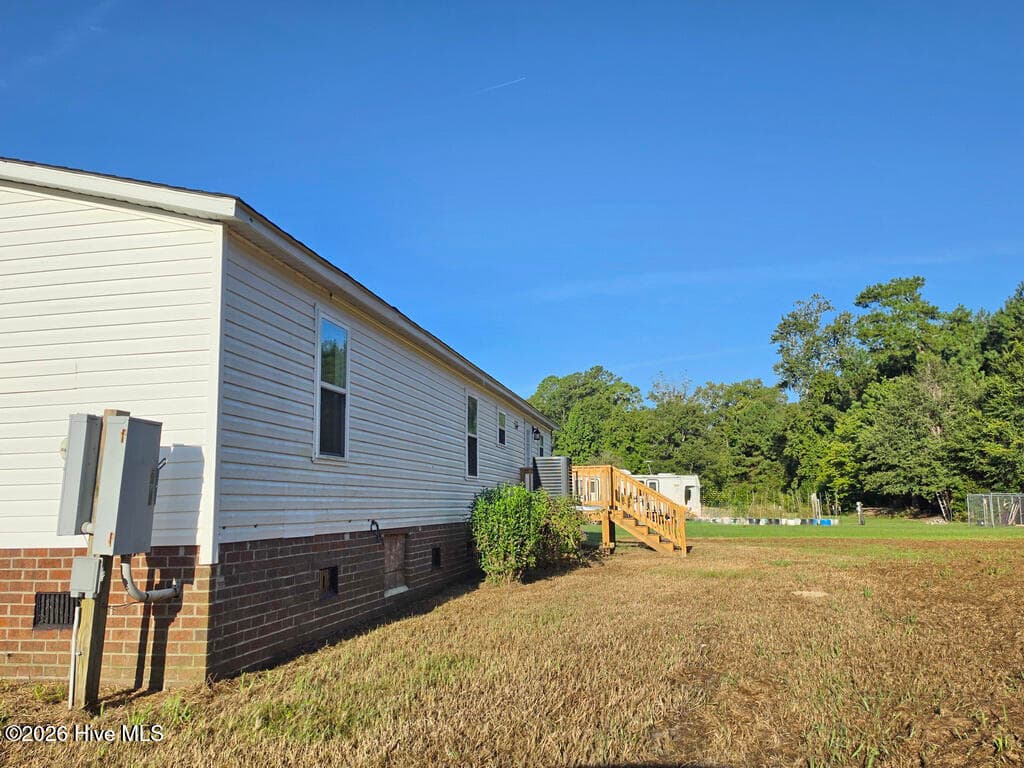 Manufactured Home at 241 Hickory Lane, Aurora, NC 27806, photo 4 of 30