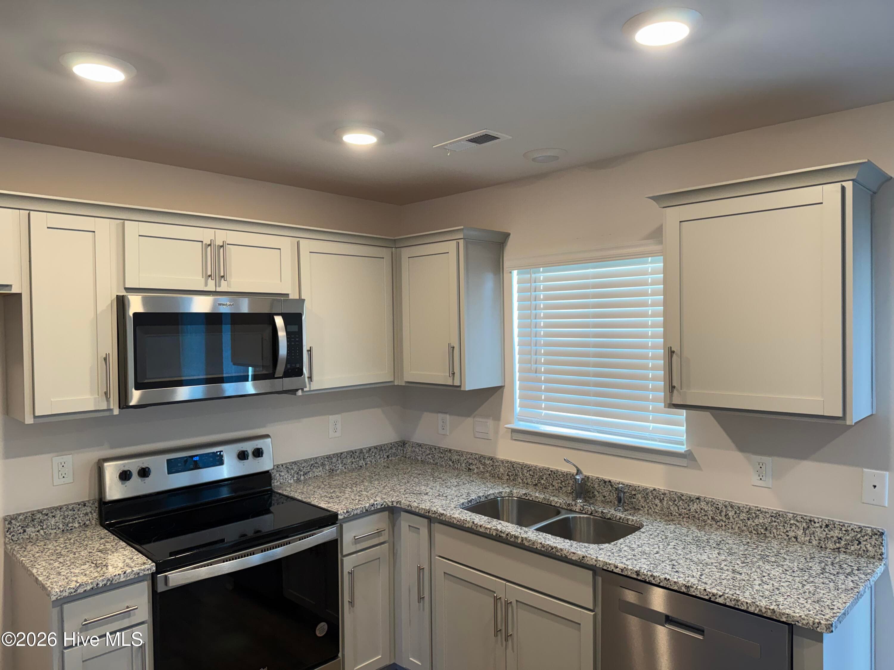 Townhouse at 4105 Laurel Ridge Drive D, Greenville, NC 27834, photo 10 of 53