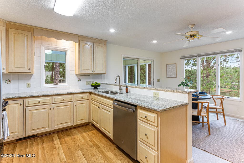 Single Family Residence at 71 Deerwood Lane, Pinehurst, NC 28374, photo 2 of 8