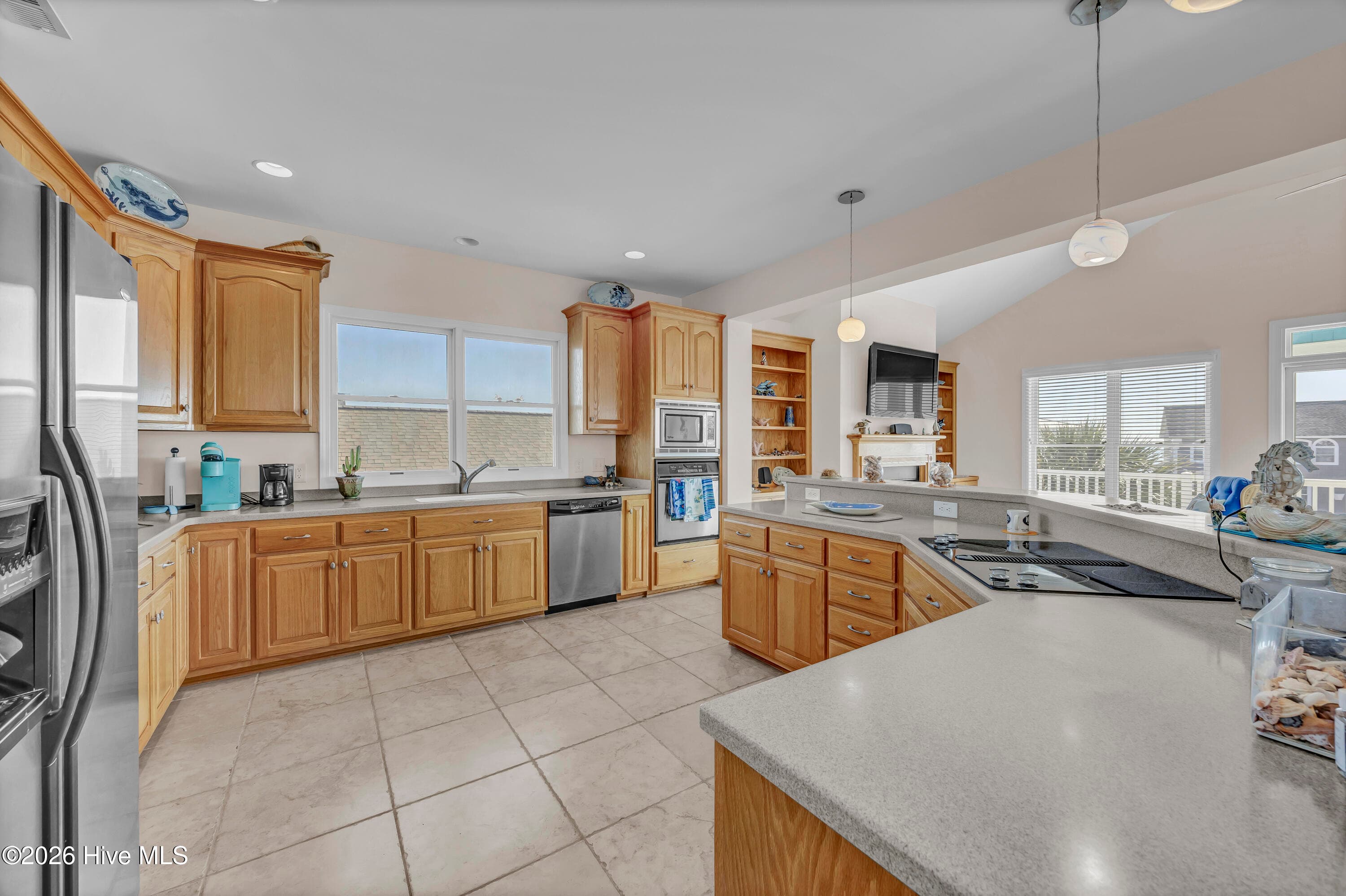 Single Family Residence at 413 Fort Fisher Boulevard N, Kure Beach, NC 28449, Kure Beach, photo 10 of 77