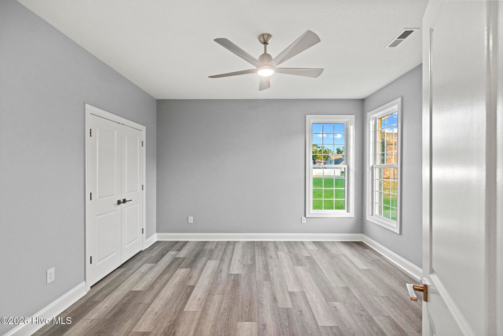 downstairs bedroom - 403 King Richard Court, Jacksonville, NC 28546