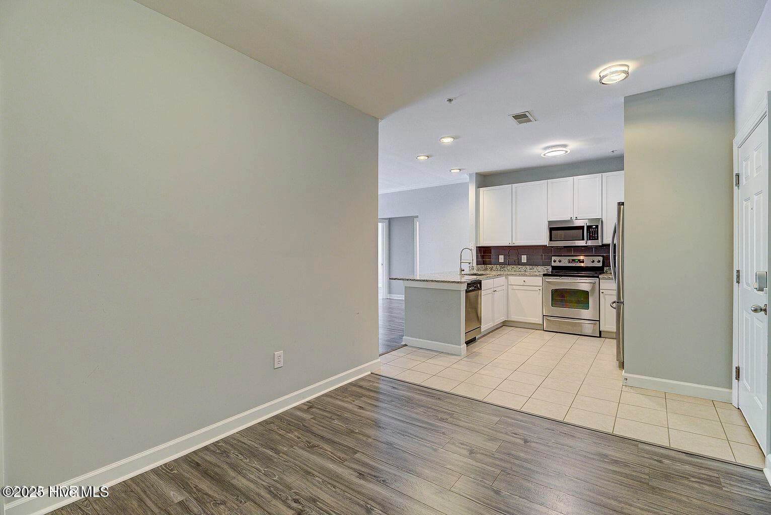 Condominium at 2820 Bloomfield Lane Unit 207, Wilmington, NC 28412, photo 6 of 36