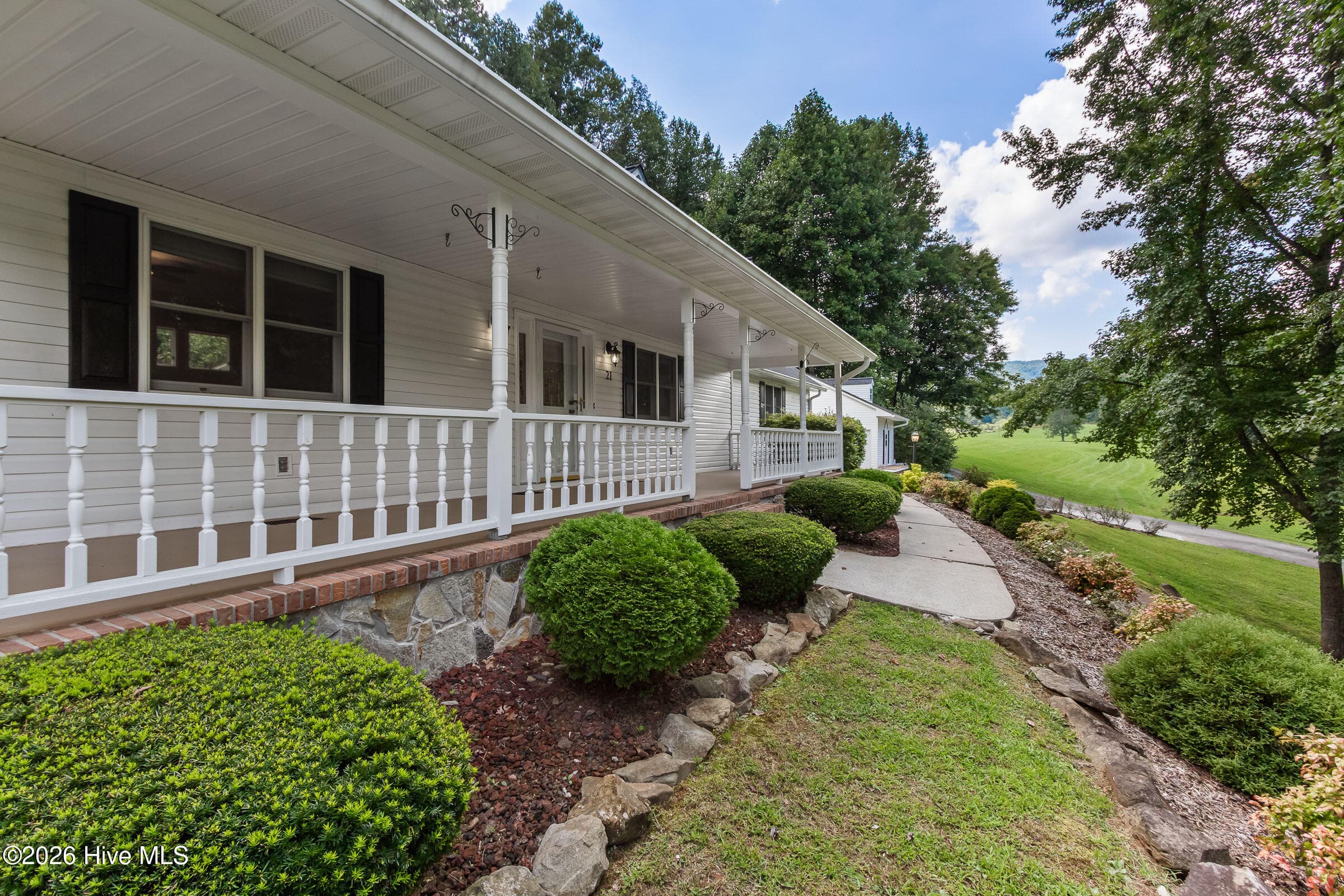 Single Family Residence at 21 Grand Ridge, Murphy, NC 28906, photo 5 of 86