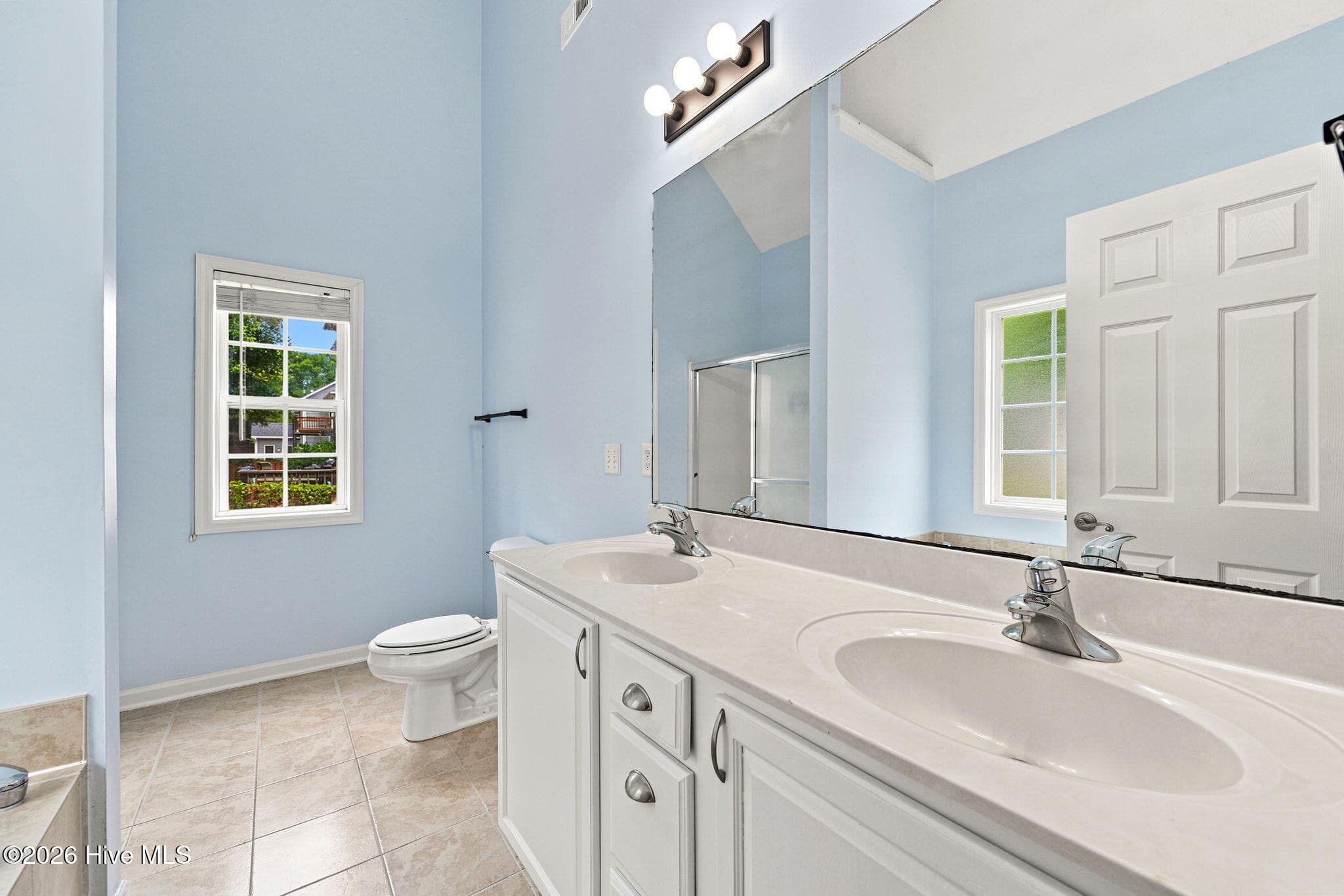 127 Bayshore Drive, Sneads Ferry, NC 28460