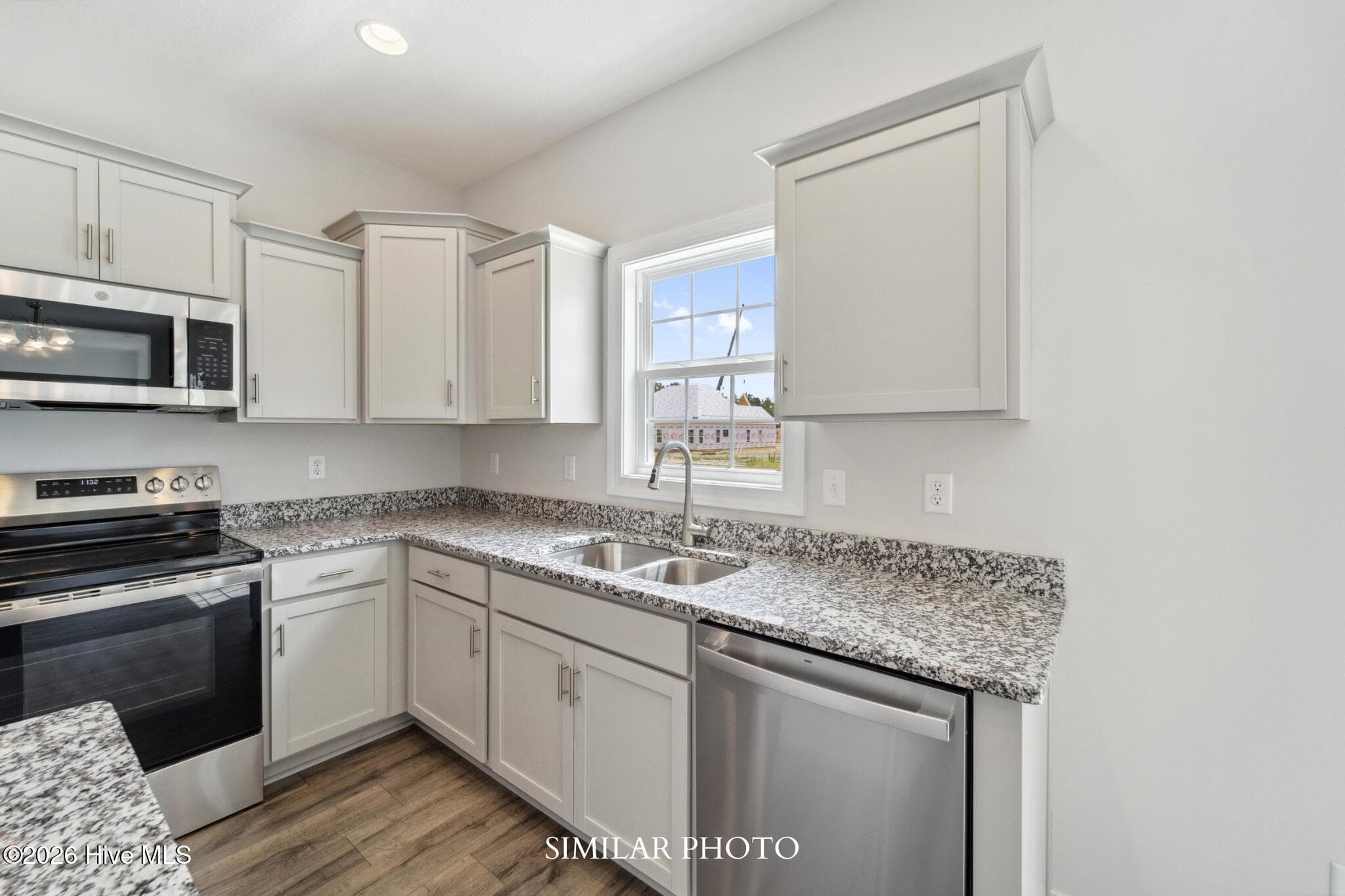 Single Family Residence at 725 Regiment Road, Jacksonville, NC 28546, photo 16 of 41