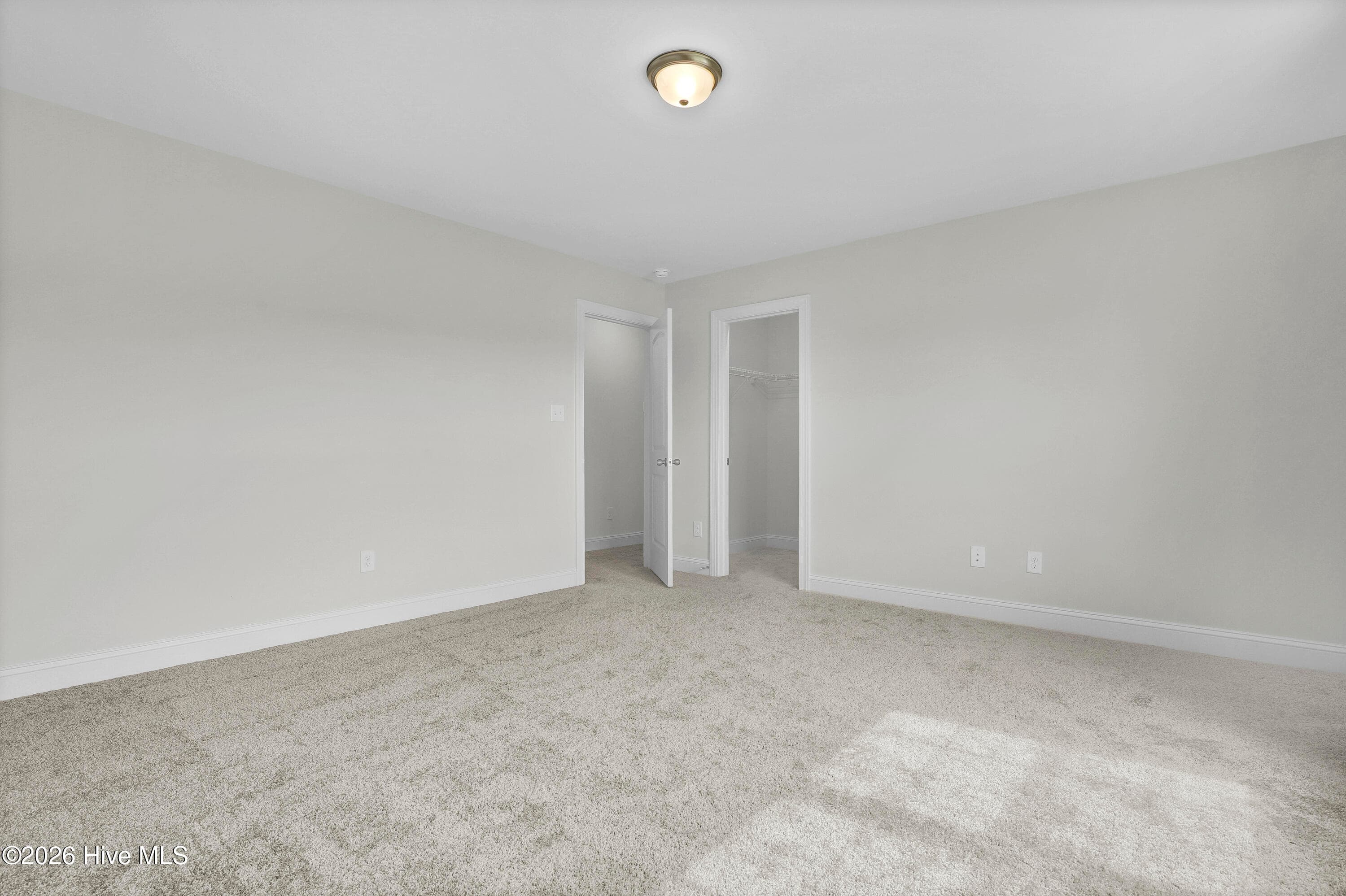 Single Family Residence at 2022 Tarpon Trail, New Bern, NC 28562, photo 2 of 2