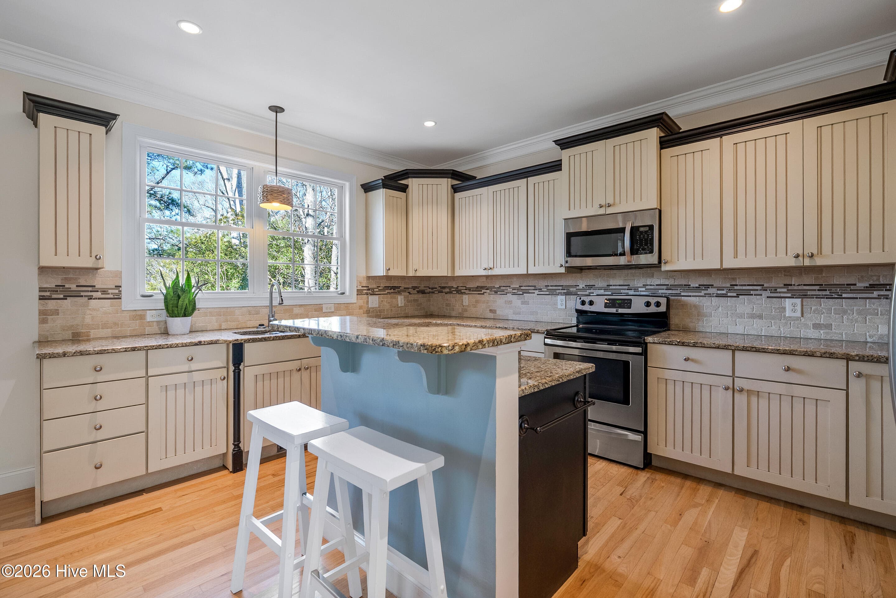 great kitchen space - 1907 Redfish Run SW, Supply, NC 28462