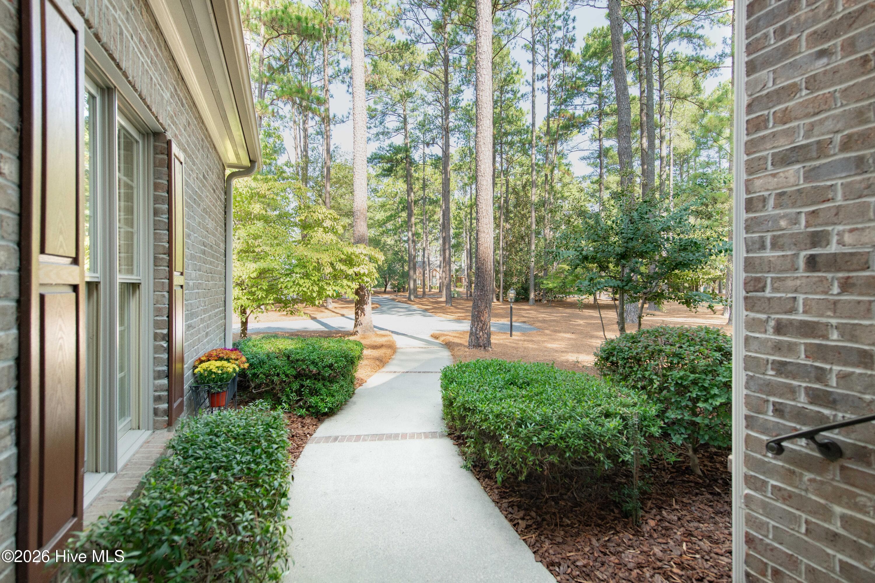 Single Family Residence at 29 Abbottsford Drive, Pinehurst, NC 28374, photo 5 of 74