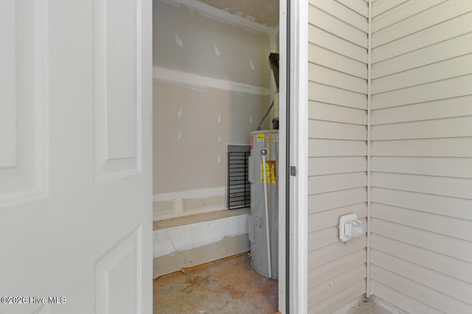 Utility Room Off Back-Porch - 402 Caldwell Loop, Jacksonville, NC 28546