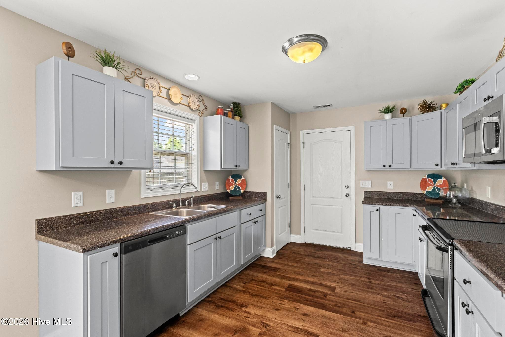 Single Family Residence at 208 Gelynda Court, Holly Ridge, NC 28445, photo 22 of 53