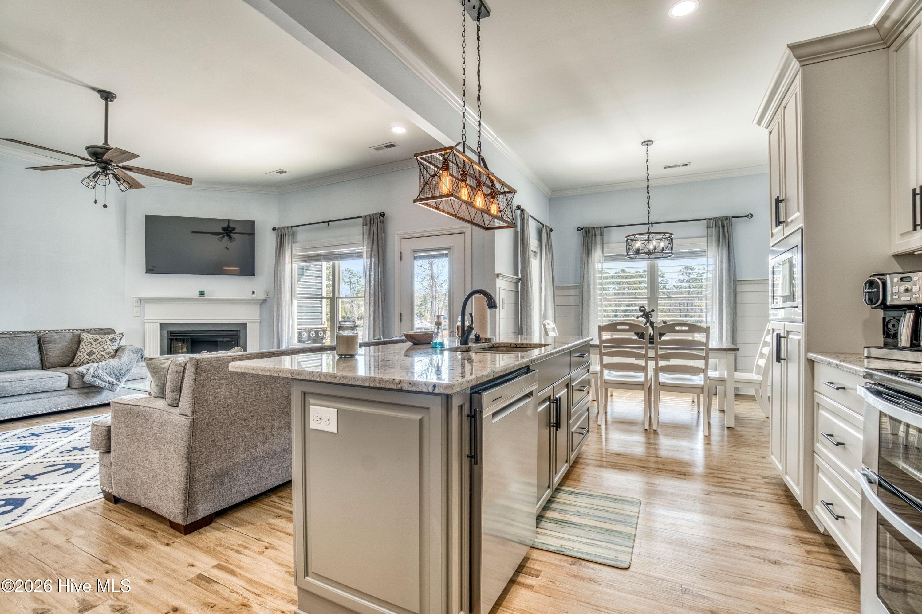 Single Family Residence at 266 Ennett Lane, Sneads Ferry, NC 28460, photo 11 of 39