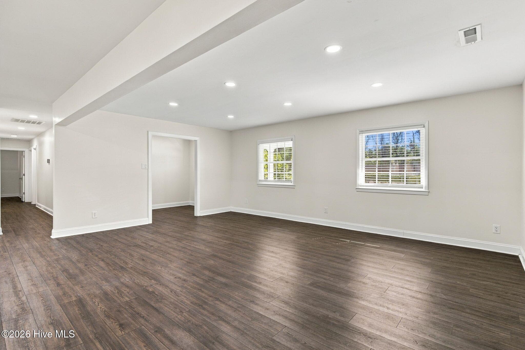 Single Family Residence at 5133 Clear Run Drive, Wilmington, NC 28403, photo 6 of 40