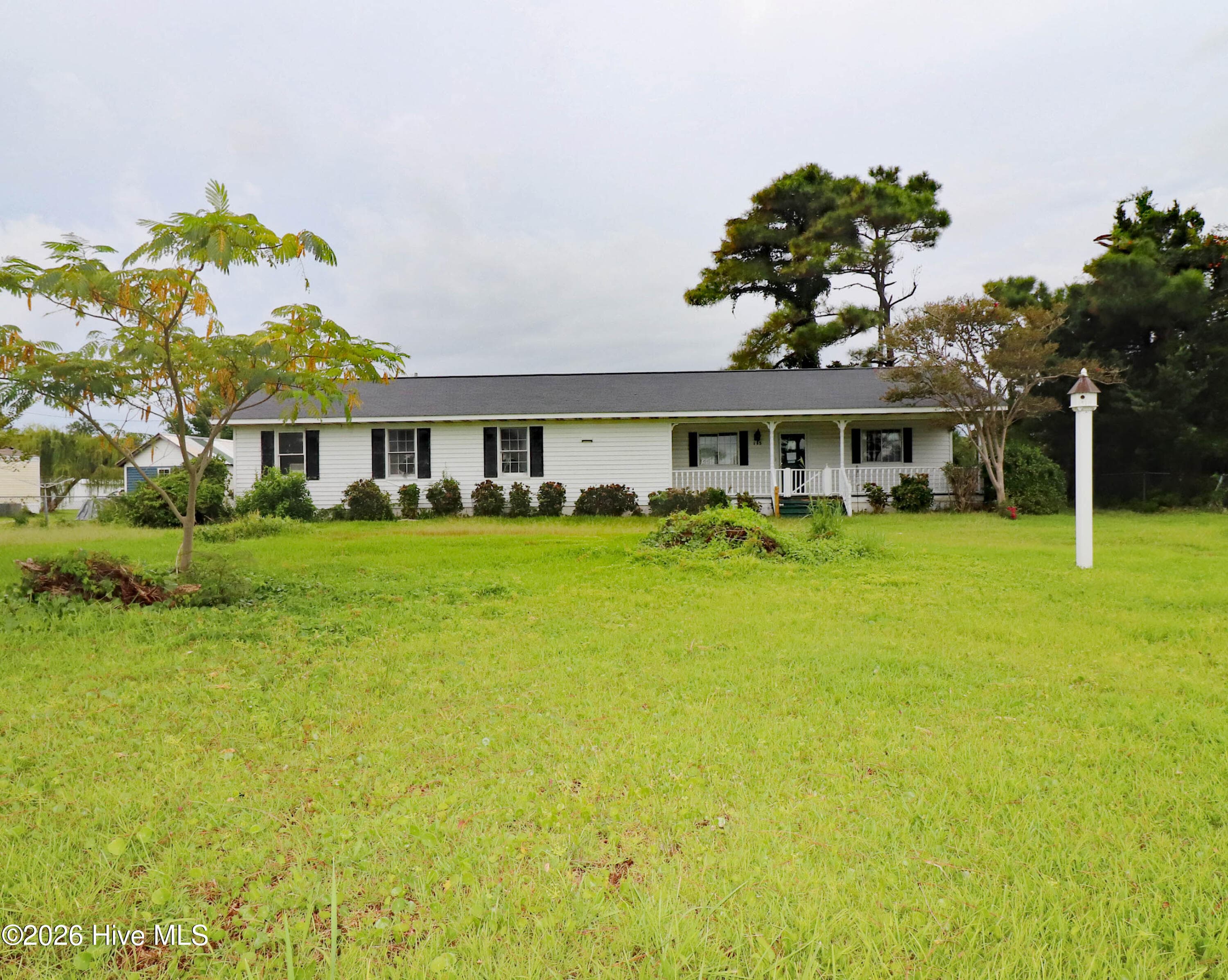 Manufactured Home at 115 Canal Drive, Harkers Island, NC 28531, photo 4 of 61