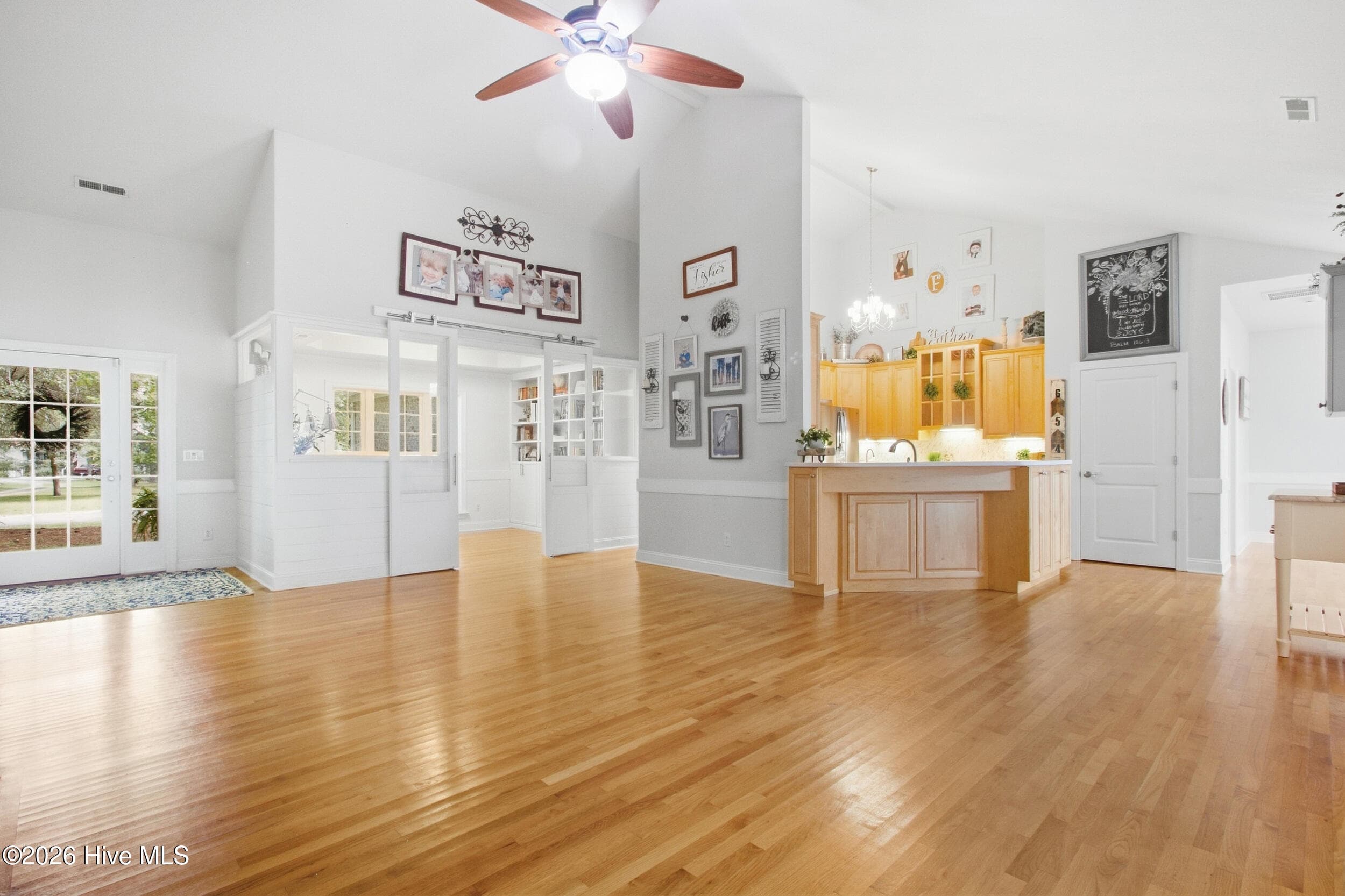 Living Room - 920 Crooked Creek Drive, New Bern, NC 28560