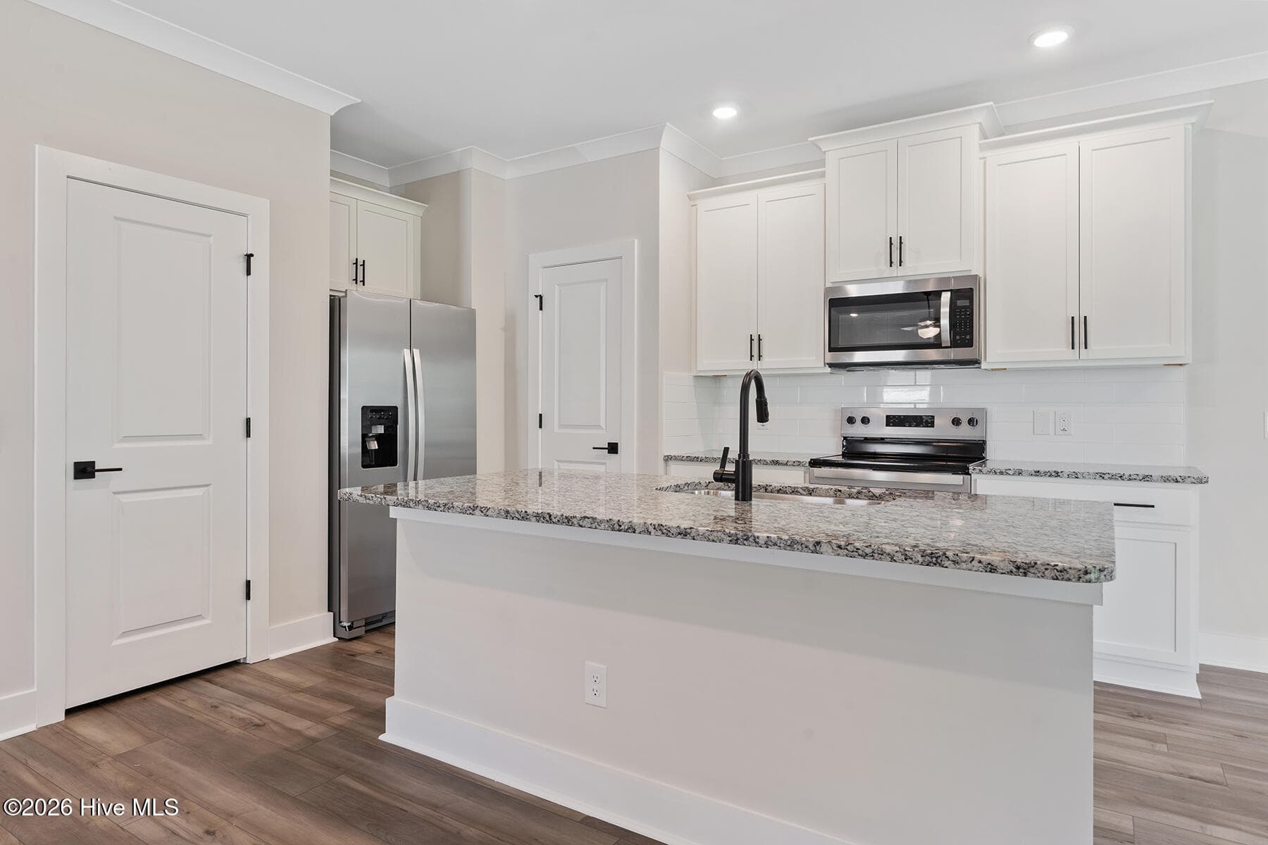 Single Family Residence at 146 Commons View Drive, Hampstead, NC 28443, photo 6 of 18