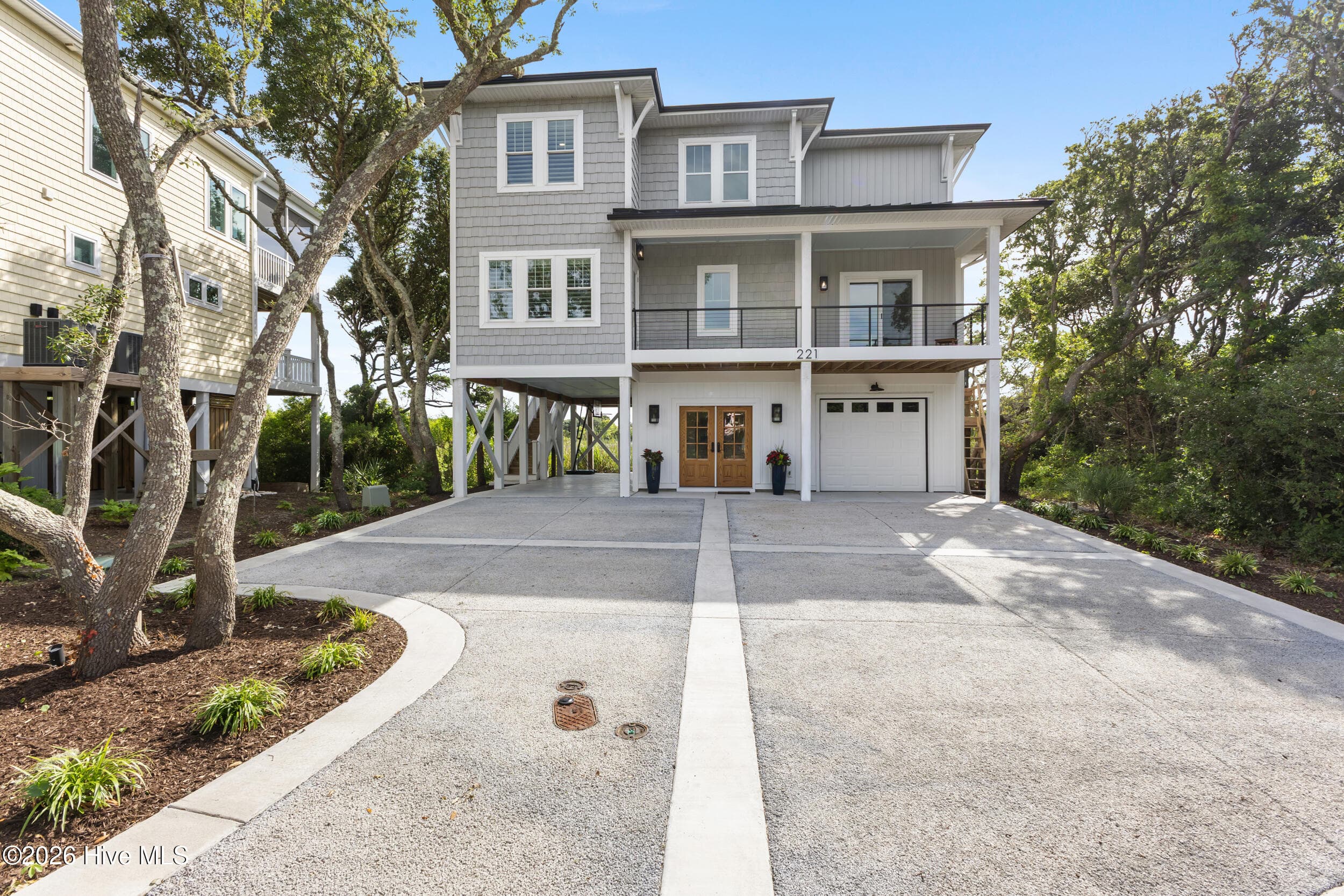 Single Family Residence at 221 Porto Vista Drive, North Topsail Beach, NC 28460, photo 11 of 84