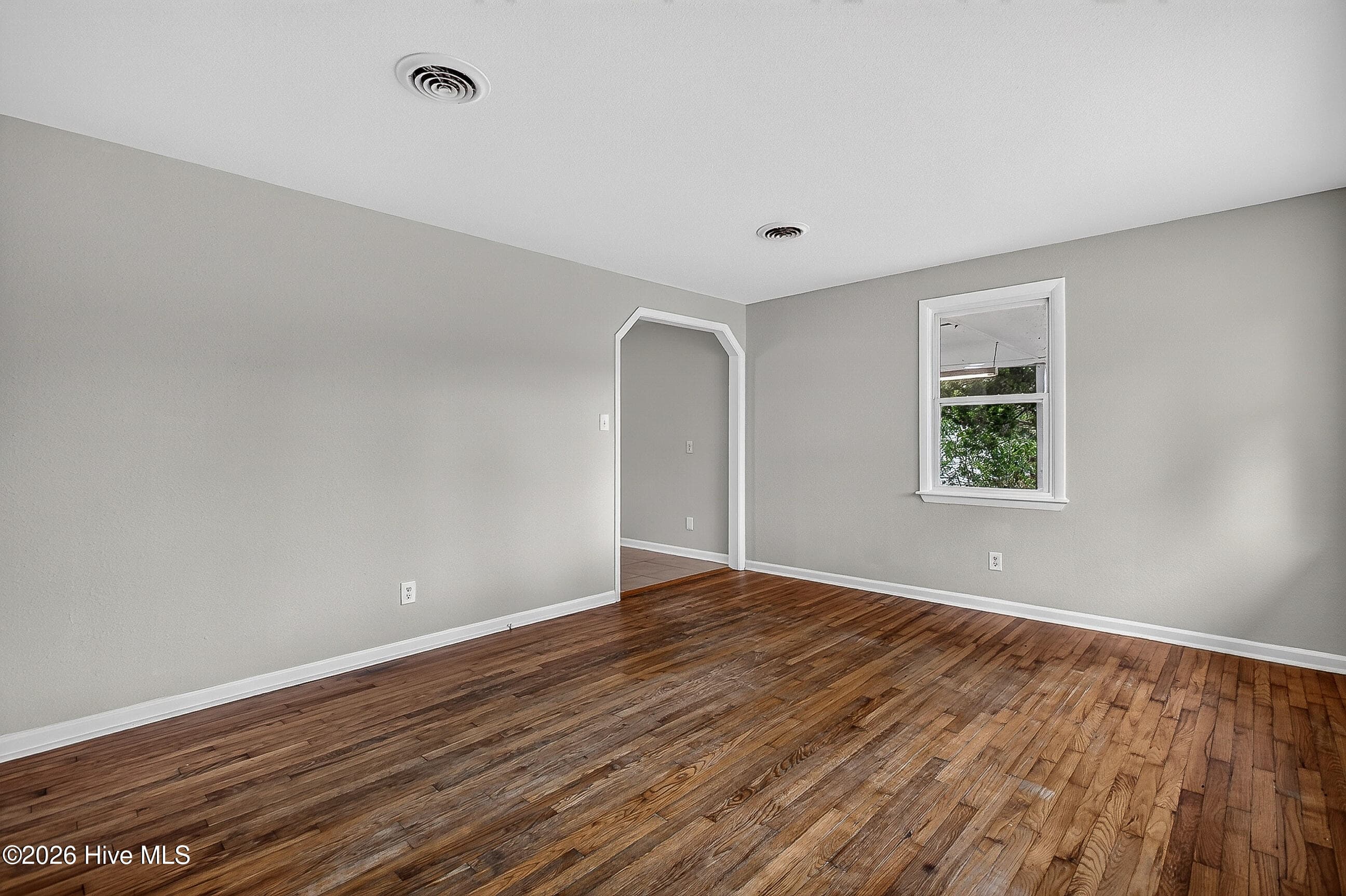 Single Family Residence at 105 Kitt Drive, Jacksonville, NC 28540, photo 4 of 30