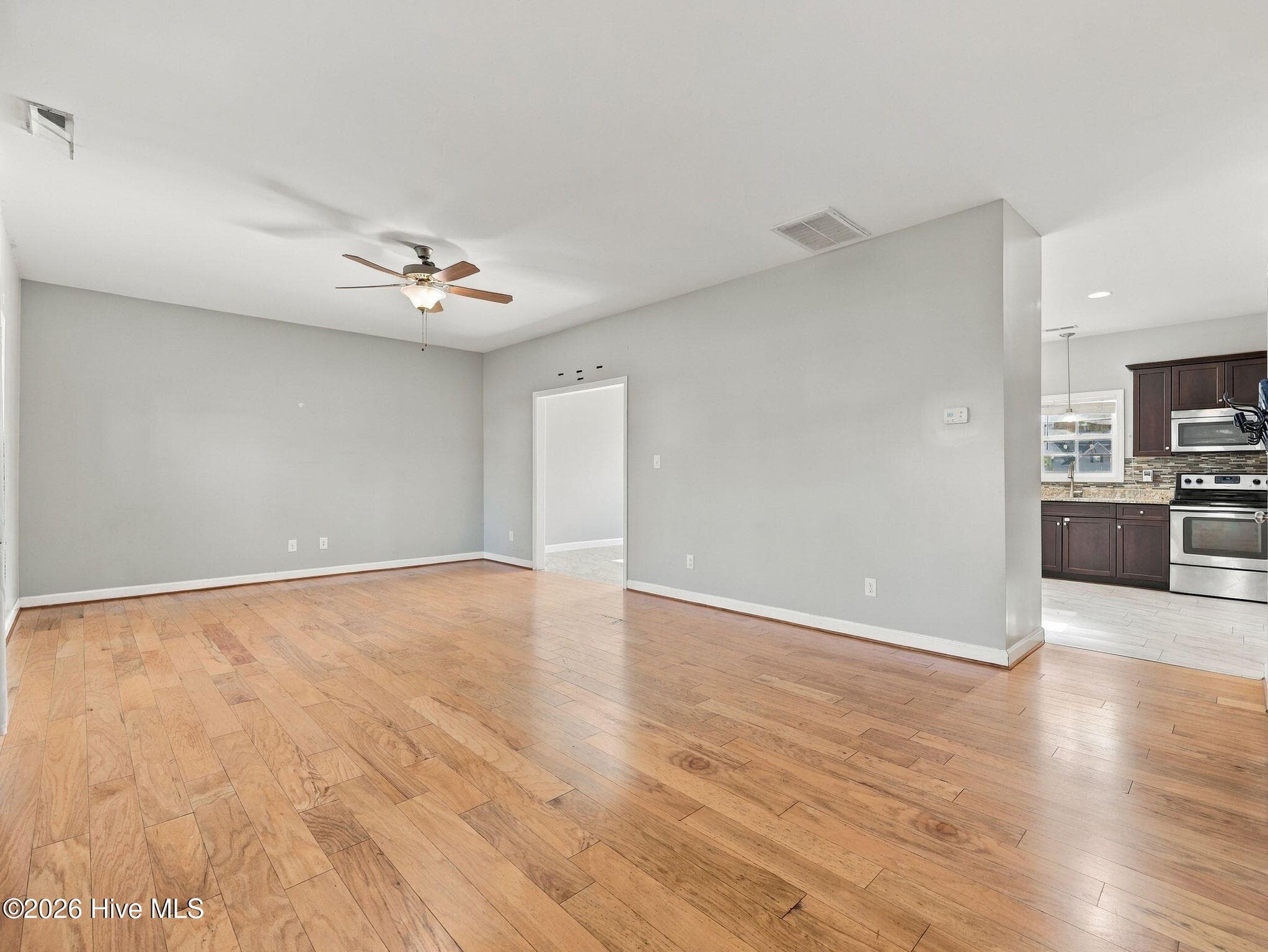 Single Family Residence at 203 Chestwood Drive, Hubert, NC 28539, photo 3 of 48