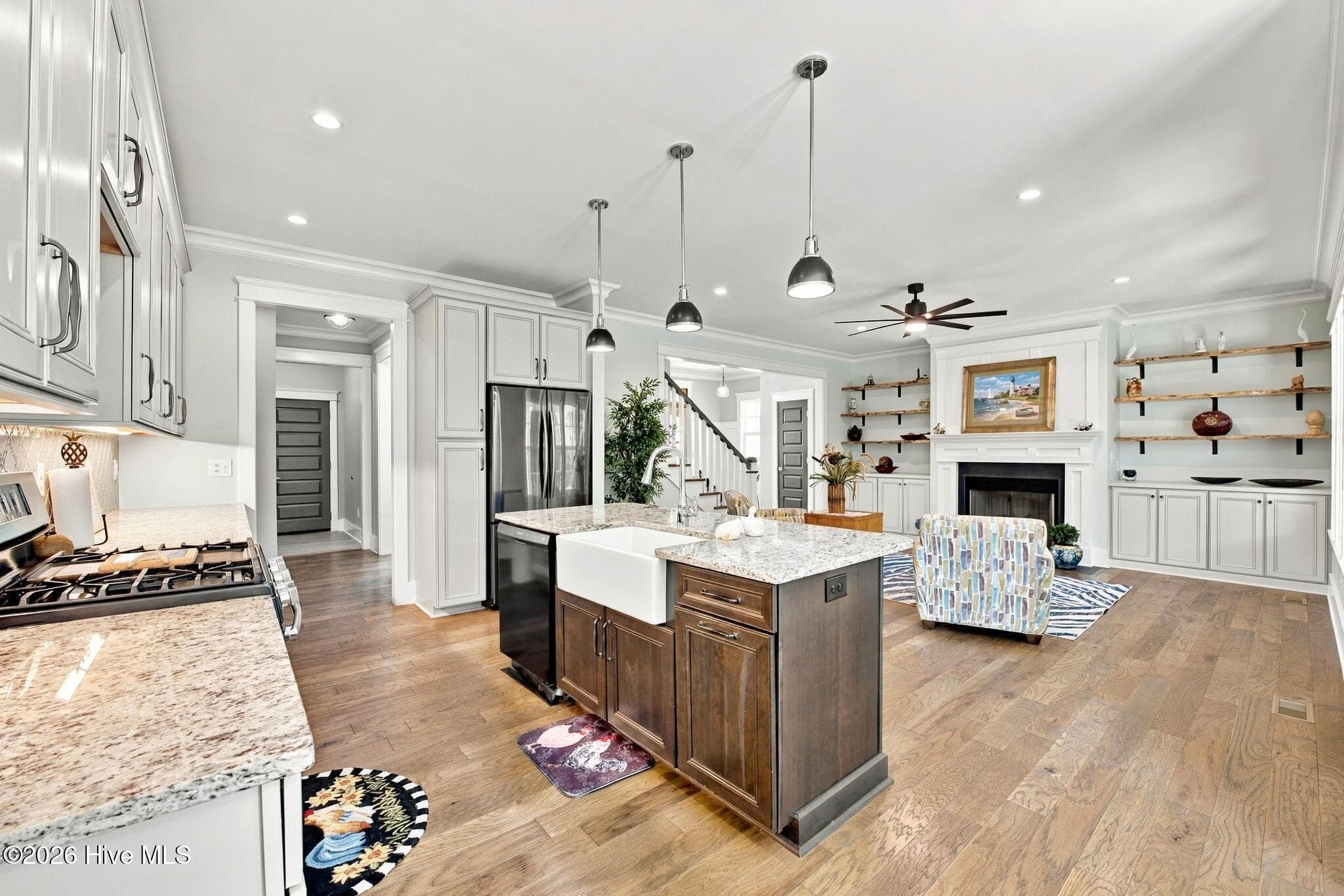 Single Family Residence at 212 Shoreview Drive, New Bern, NC 28562, photo 4 of 49