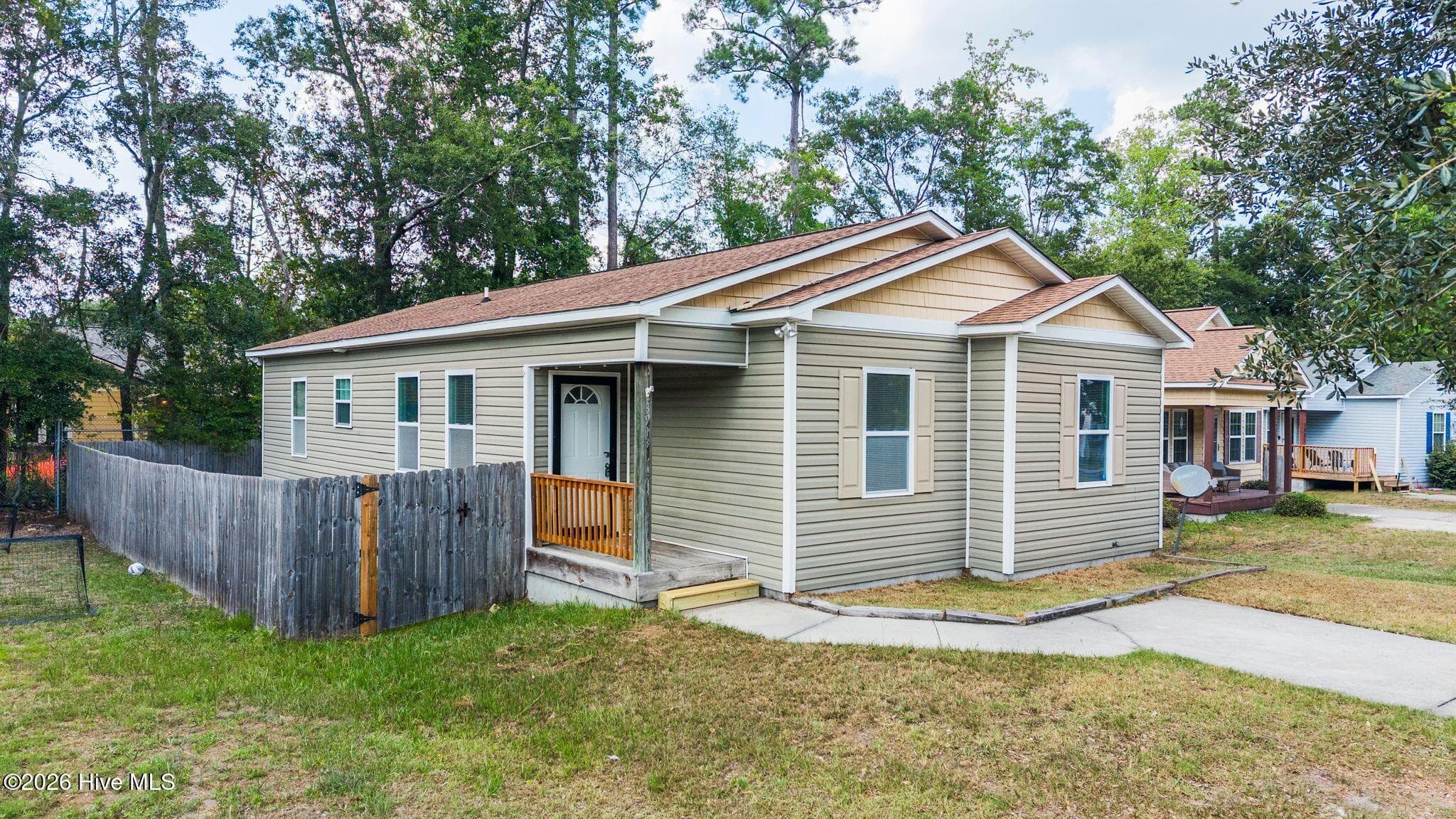 Single Family Residence at 3913 Prices Lane, Wilmington, NC 28405, photo 6 of 56