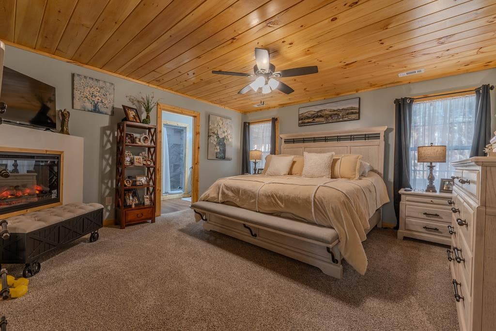Residential at 190 Galloway Drive, Hayesville, NC 28904, photo 11 of 37