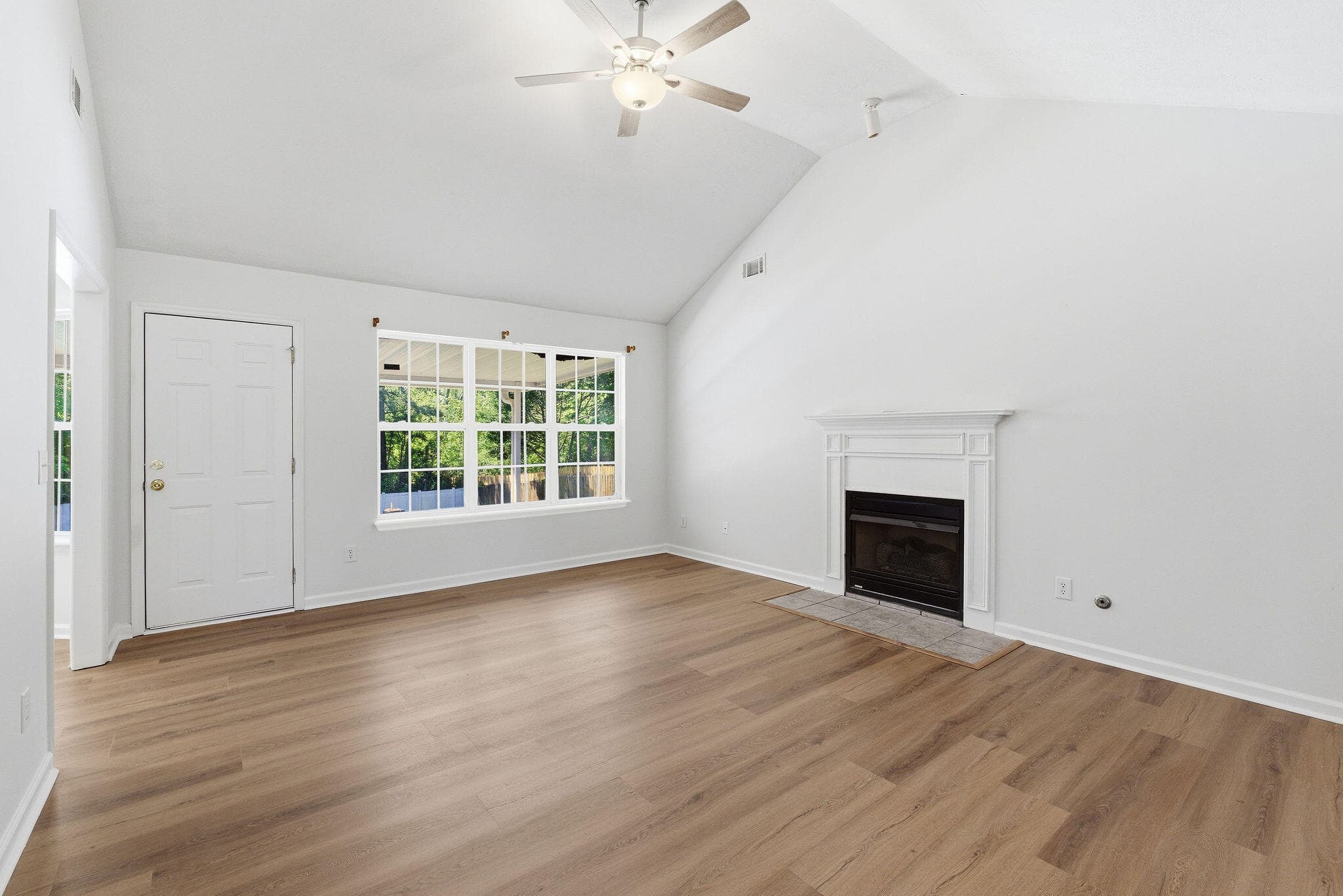 Single Family Residence at 930 Cannock Street, Grovetown, GA 30813, photo 6 of 30