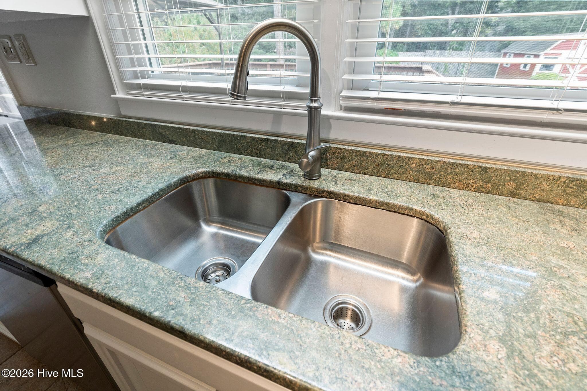 Single Family Residence at 2316 Lynnwood Drive, Wilmington, NC 28403, photo 23 of 72