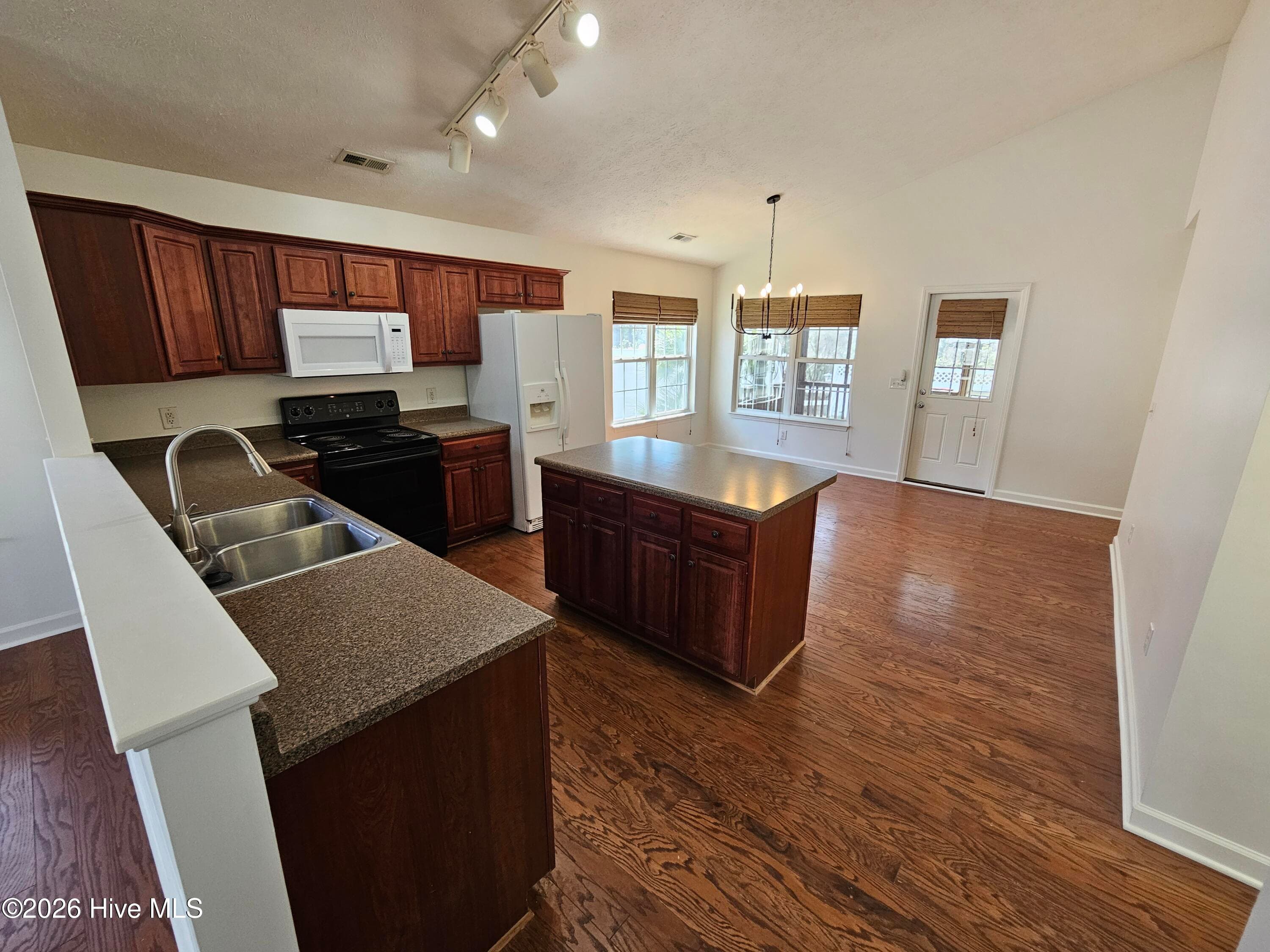 Single Family Residence at 5014 N Hampton Drive SE, Southport, NC 28461, photo 2 of 5