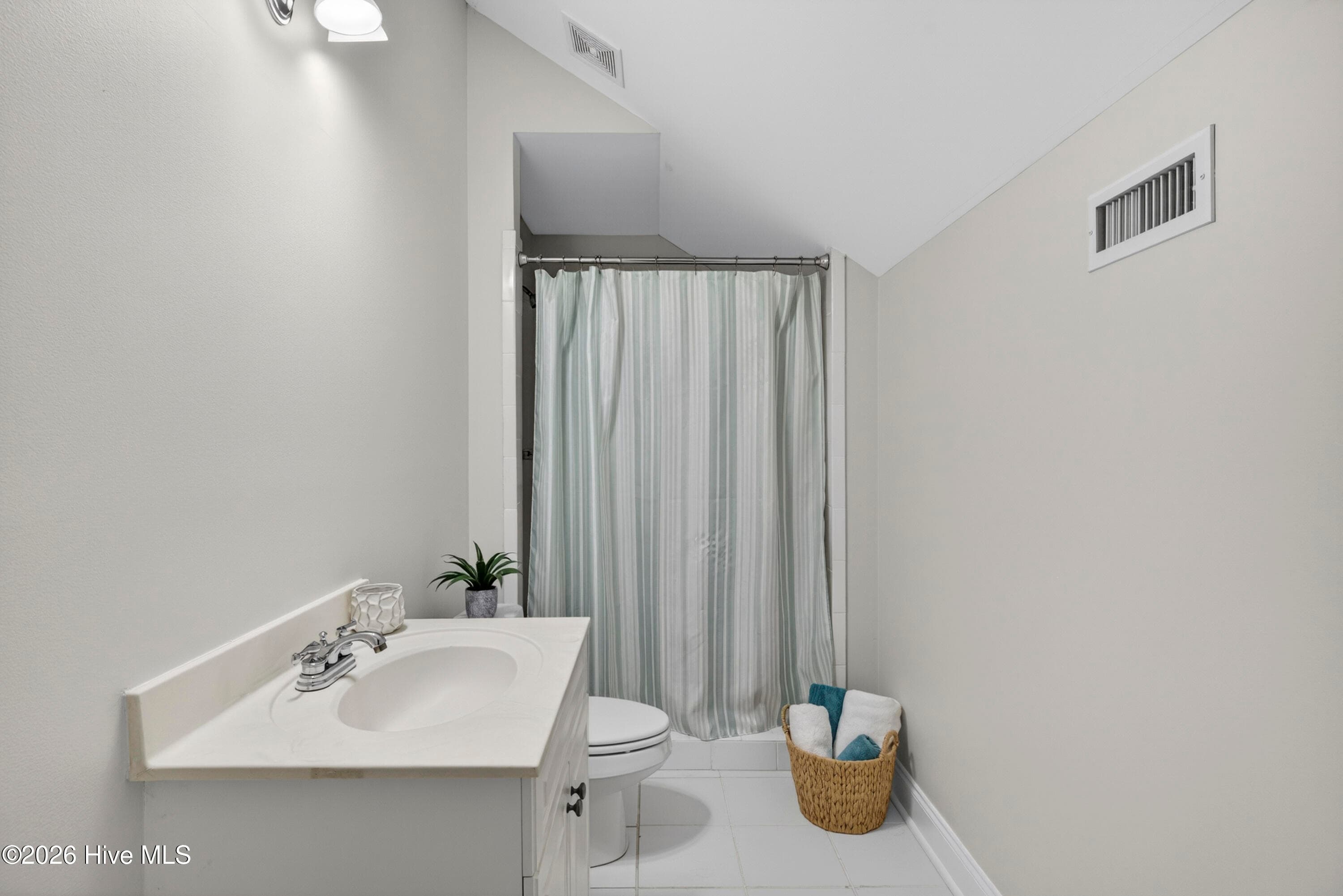 Single Family Residence at 8900 Champion Hills Drive, Wilmington, NC 28411, photo 51 of 87