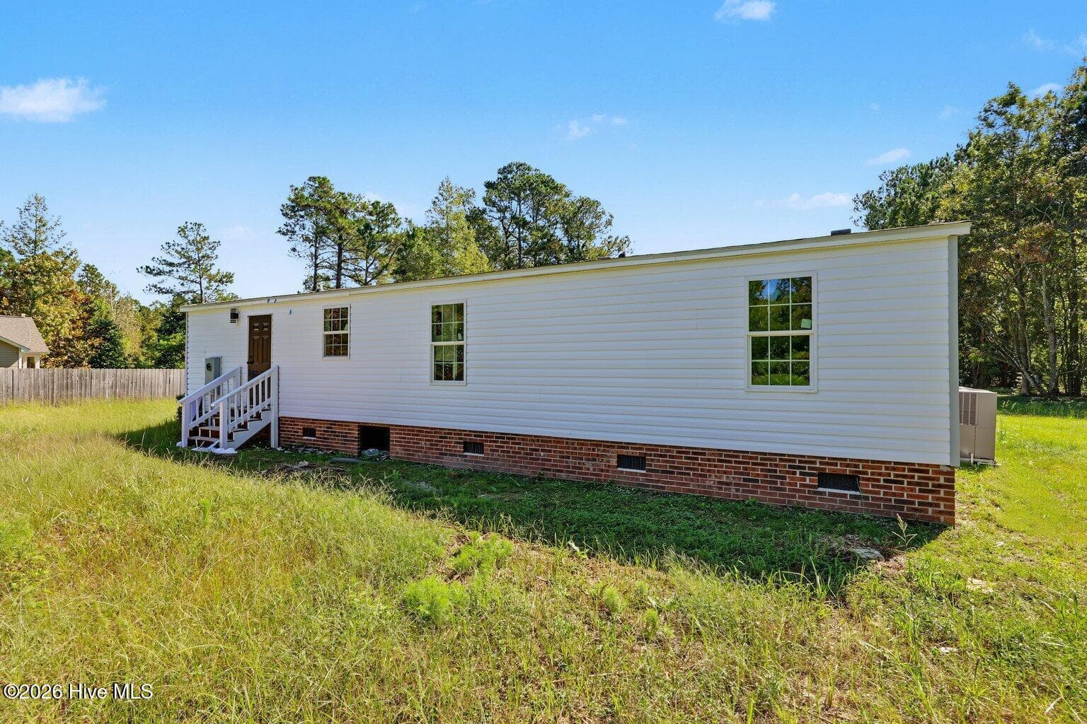 Manufactured Home at 297 Mallard Roost Drive, Burgaw, NC 28425, Burgaw, photo 6 of 22