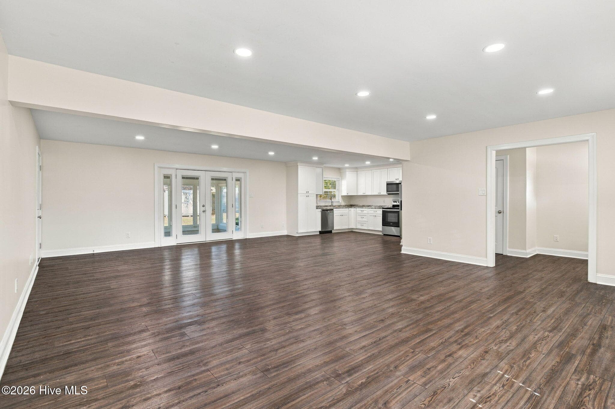 Single Family Residence at 5133 Clear Run Drive, Wilmington, NC 28403, photo 7 of 40