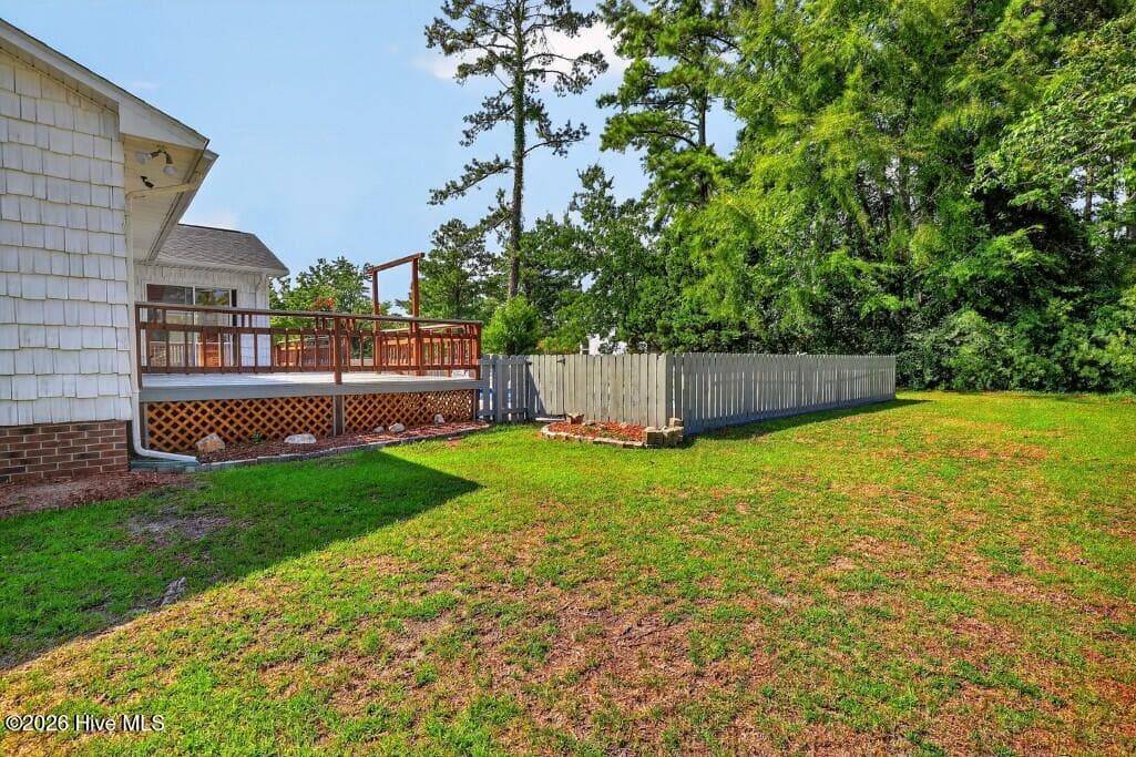 Single Family Residence at 6103 Falcon Drive, New Bern, NC 28560, photo 4 of 4