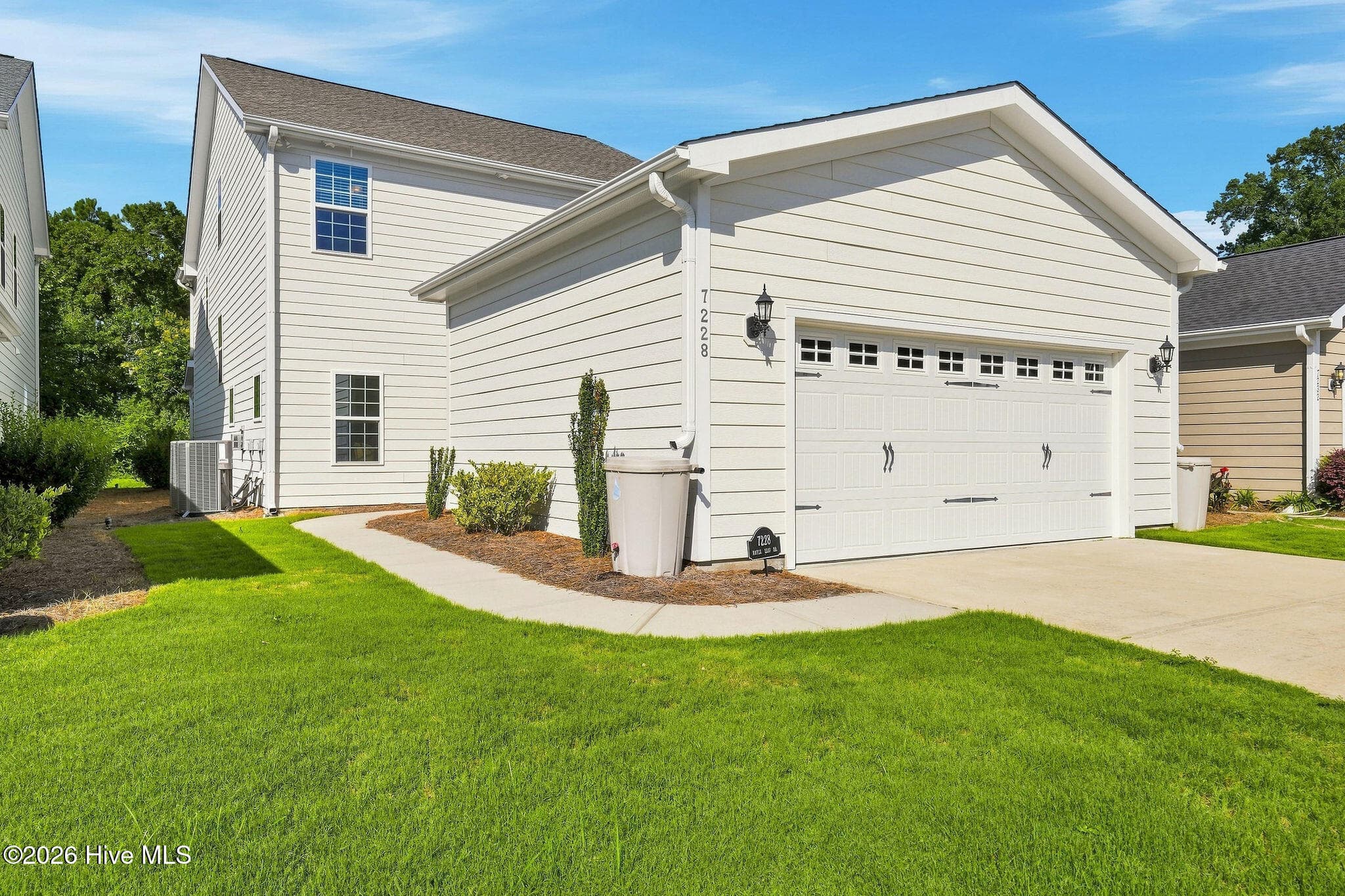 Single Family Residence at 7228 Maple Leaf Drive, Wilmington, NC 28411, photo 7 of 81