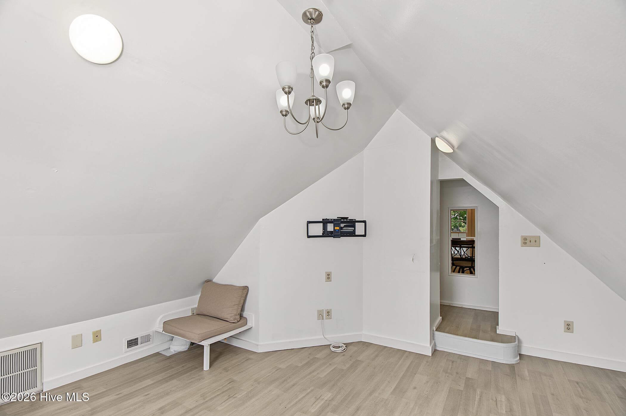 Bonus Room - 212 Orange Street, Beaufort, NC 28516