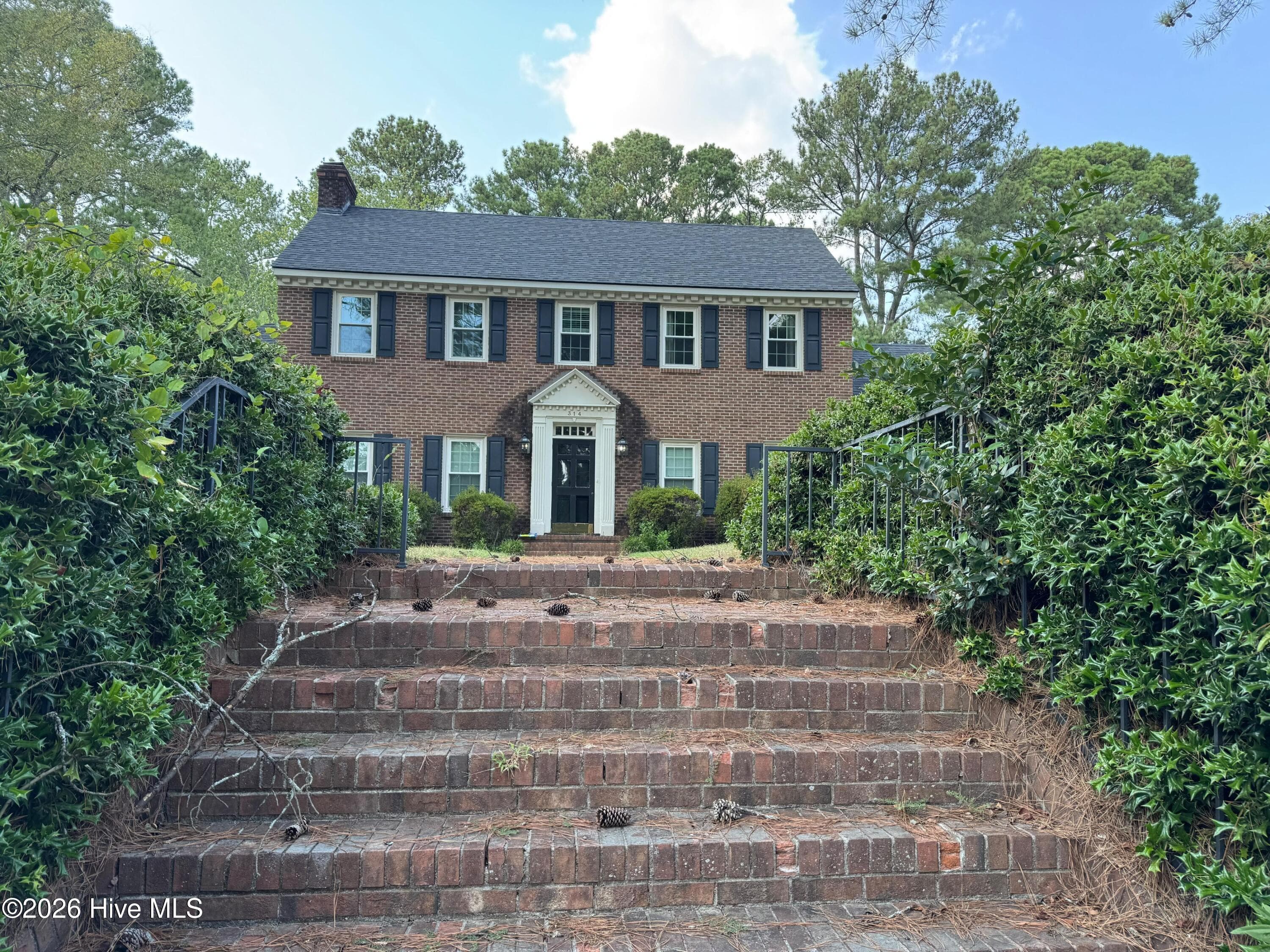 Single Family Residence at 314 Canterbury Road NW, Wilson, NC 27896, photo 2 of 36
