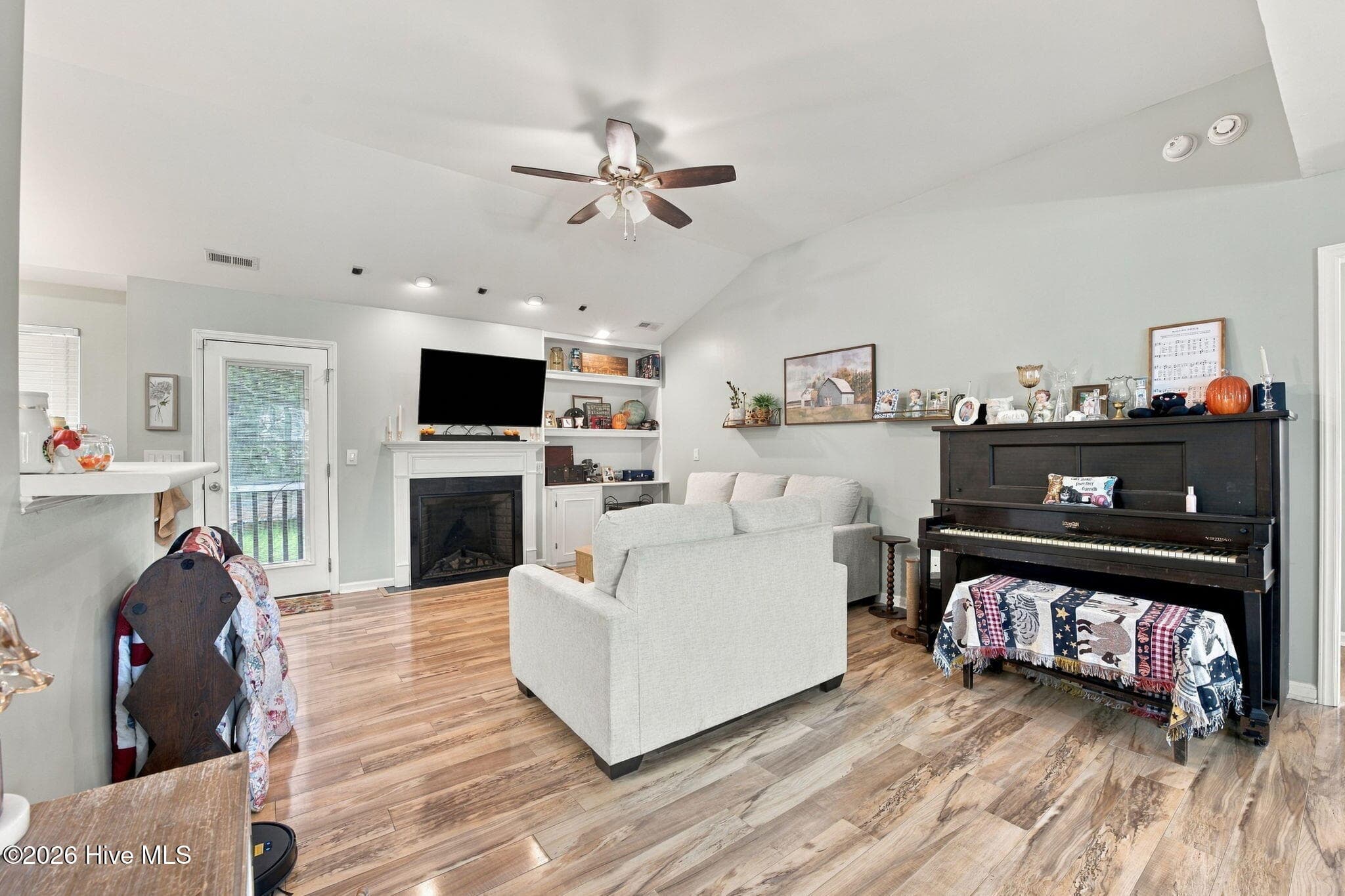 Single Family Residence at 104 Lynden Lane, New Bern, NC 28560, photo 16 of 51
