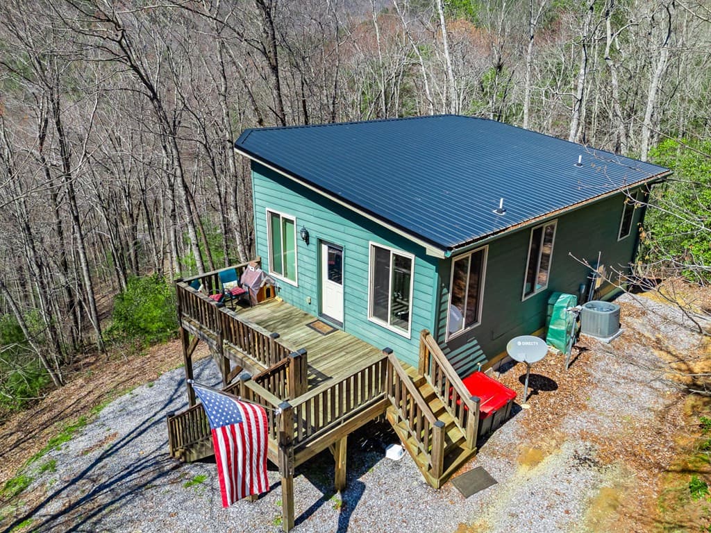 Single Family Residence at 285 Peachtree Mtn Est Road, Murphy, NC 28906, photo 71 of 82