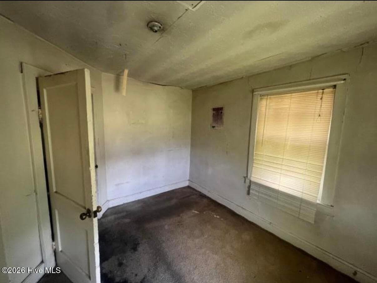 Single Family Residence at 440 E Elm Street, Goldsboro, NC 27530, photo 5 of 8