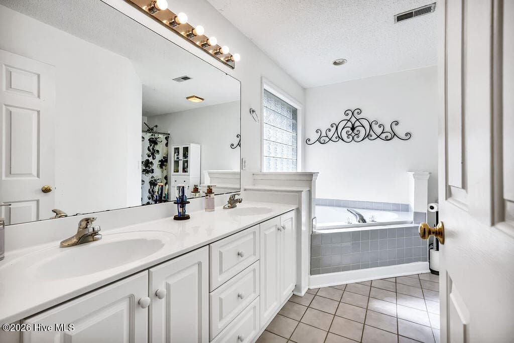 Single Family Residence at 3032 Weatherby Court, Wilmington, NC 28405, photo 21 of 45