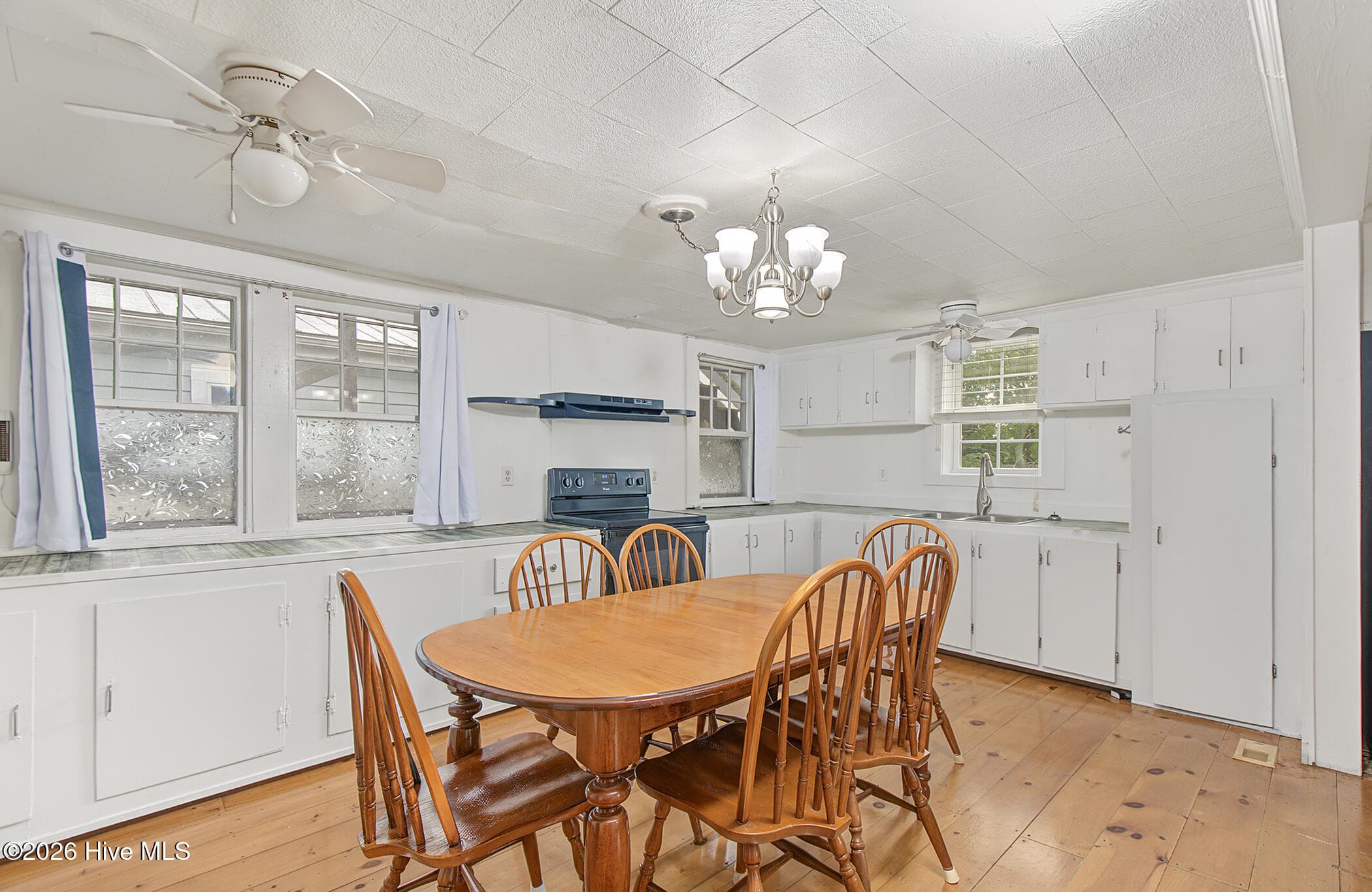 Single Family Residence at 212 Orange Street, Beaufort, NC 28516, photo 16 of 37