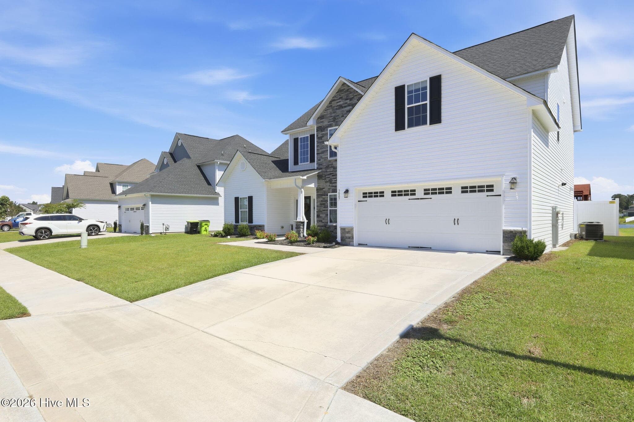 Single Family Residence at 3007 Weathersby Drive, New Bern, NC 28562, photo 7 of 59