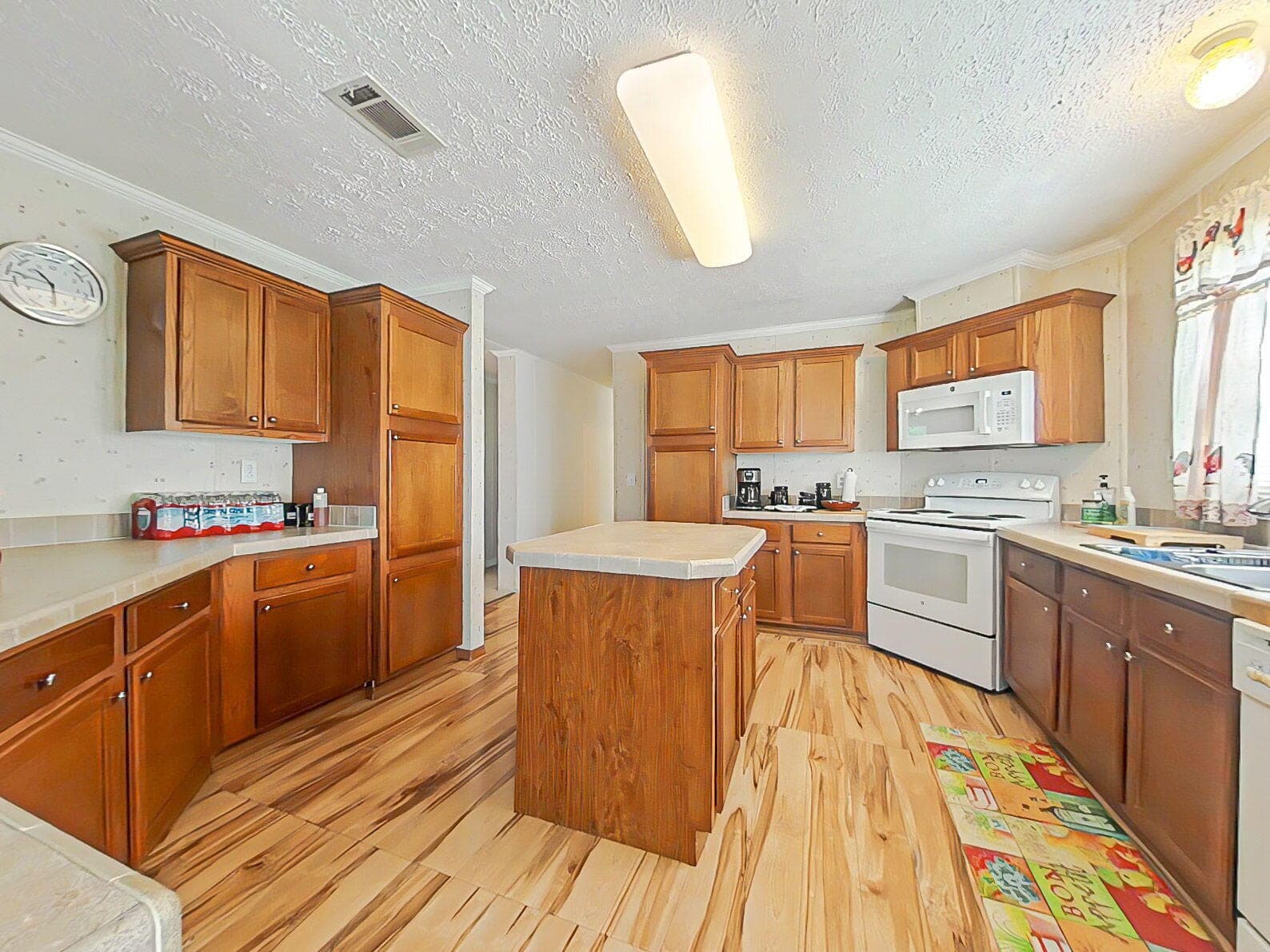 Manufactured Home at 3532 Matts Way, Blythe, GA 30805, photo 7 of 28