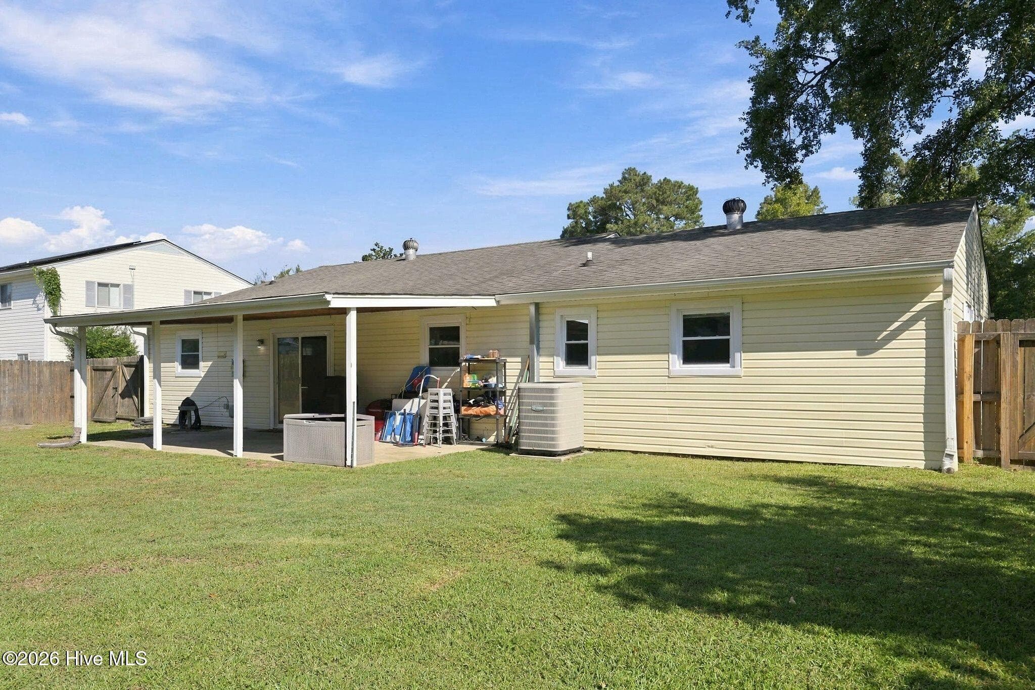 Single Family Residence at 18 Walnut Drive, Jacksonville, NC 28546, photo 17 of 62