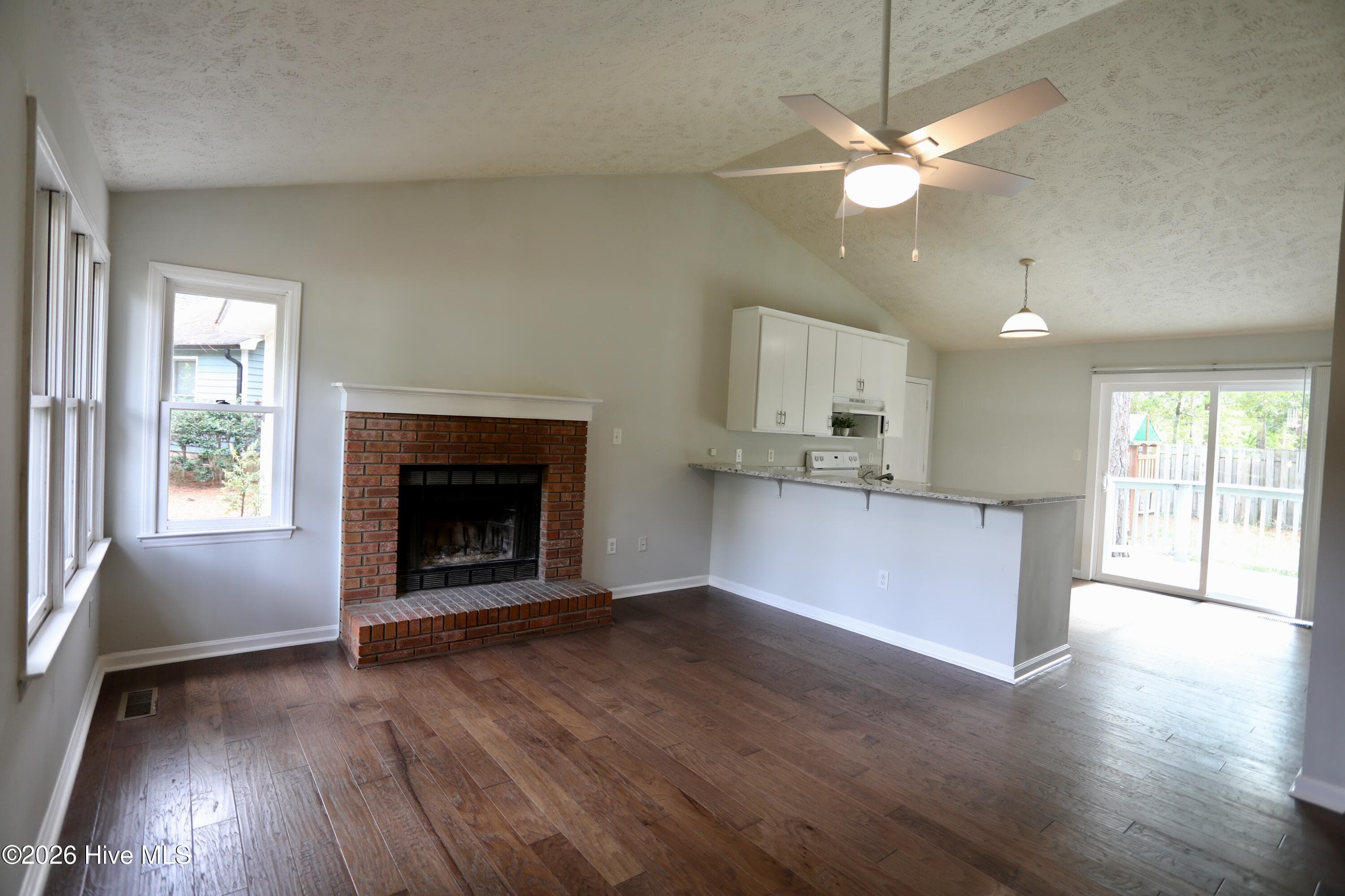 Single Family Residence at 100 Sawmill Road E, Pinehurst, NC 28374, photo 8 of 25