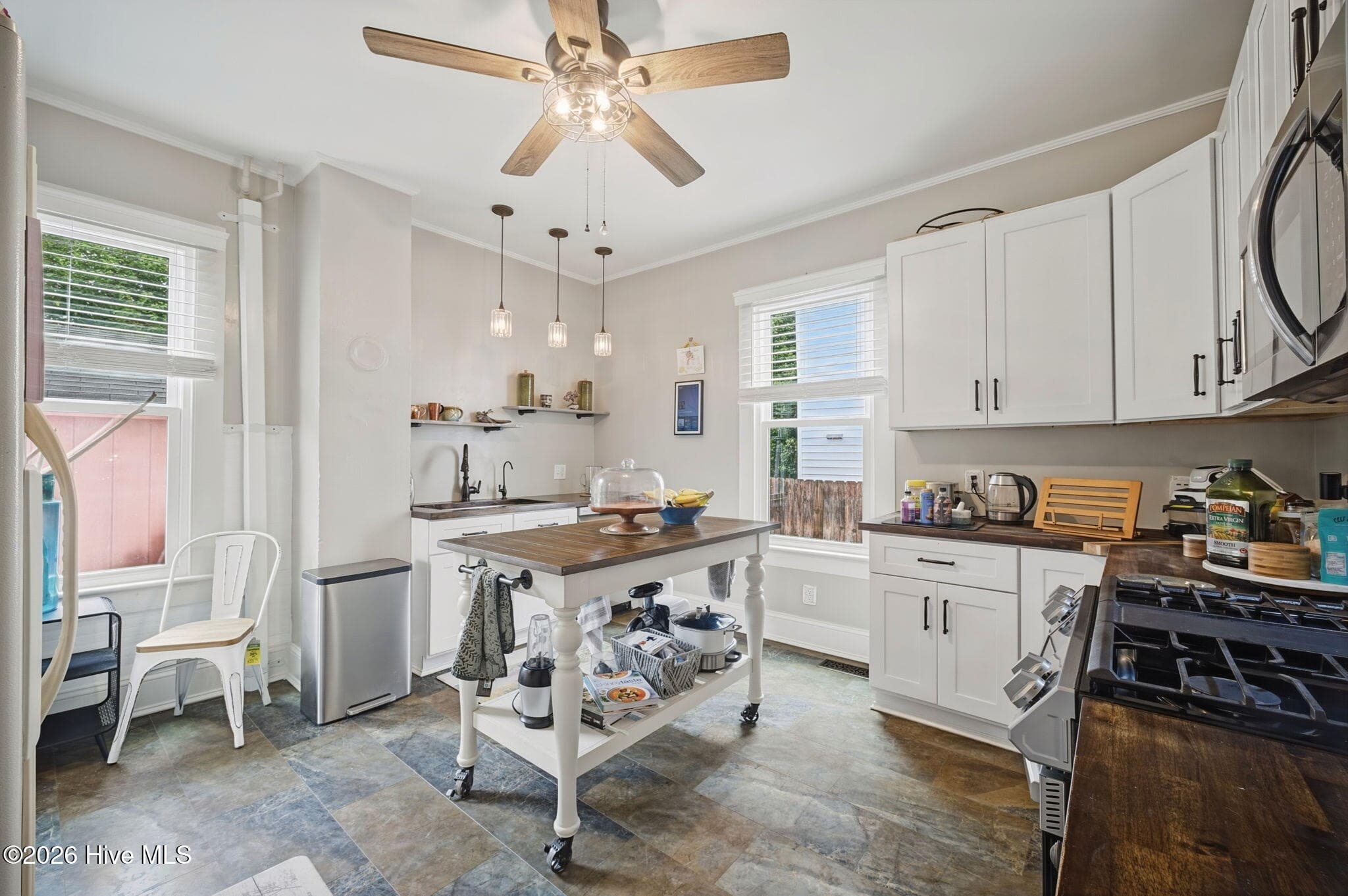 kitchen - 409 Cedar Street, Elizabeth City, NC 27909