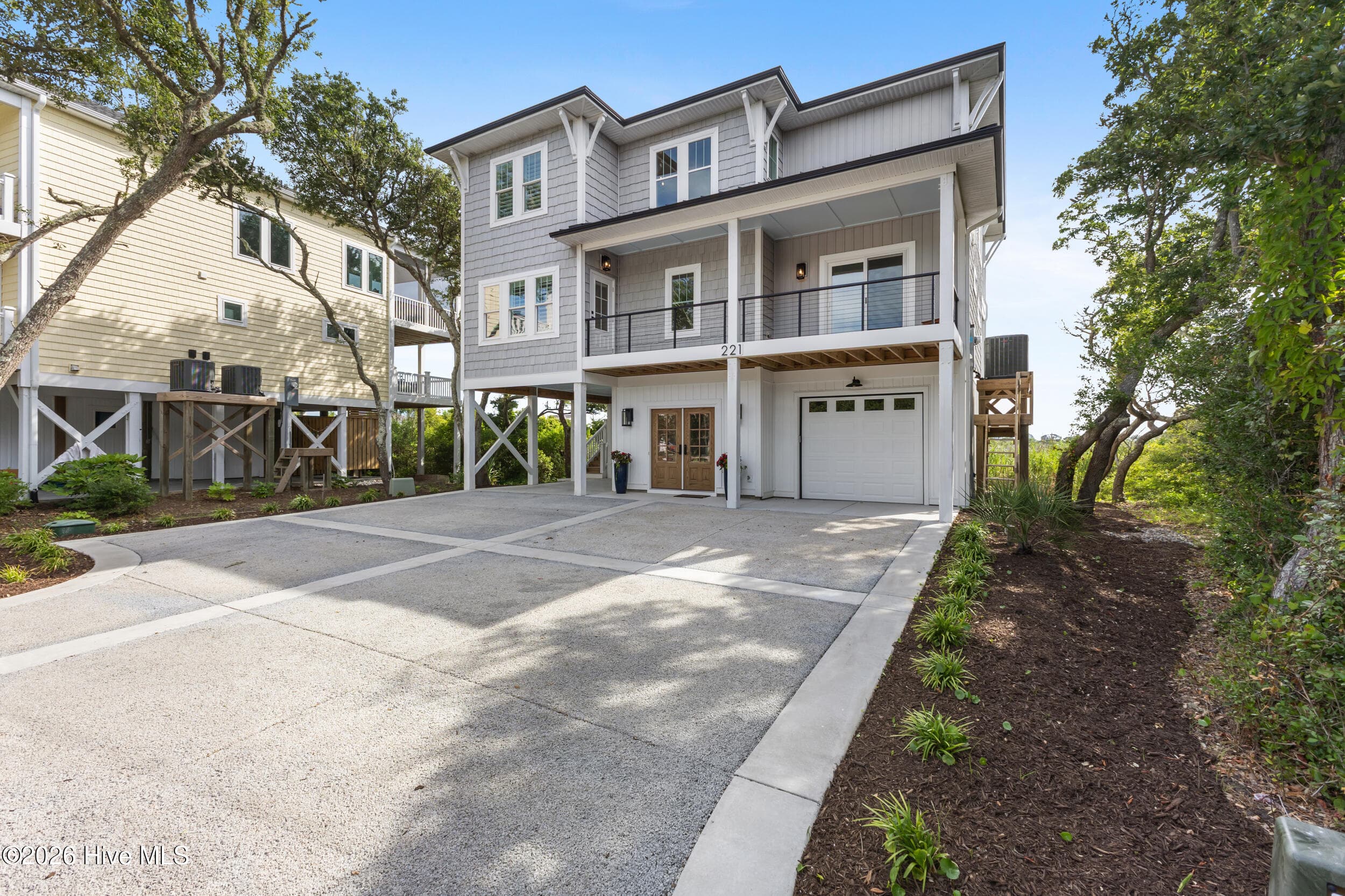 Single Family Residence at 221 Porto Vista Drive, North Topsail Beach, NC 28460, photo 10 of 84